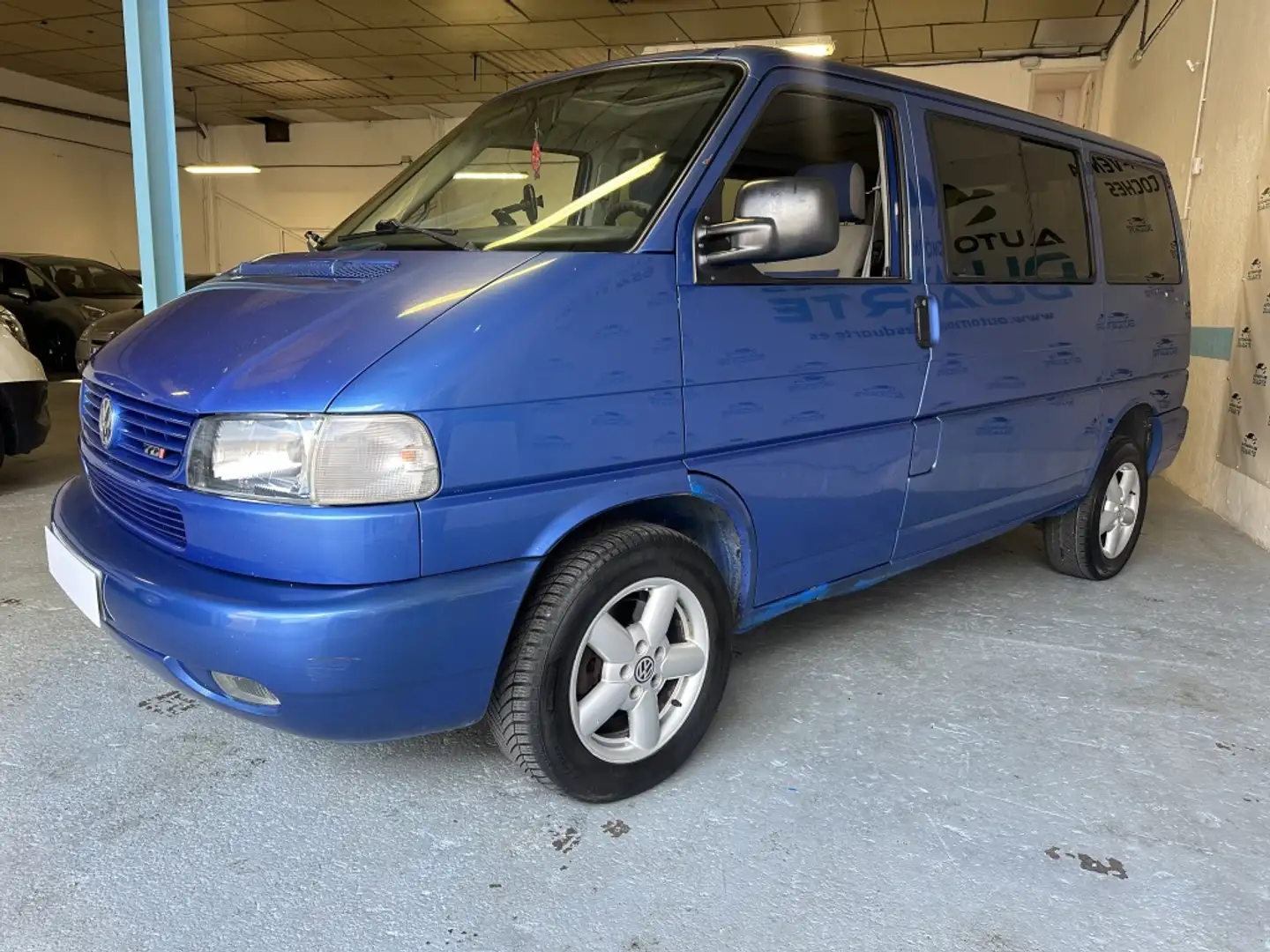Volkswagen Multivan 2.5TDI 150 Azul - 2