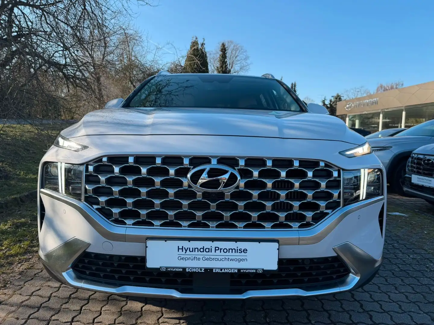 Hyundai SANTA FE 1.6 T Plug-in 4WD Prime Assist Pano WR Weiß - 2