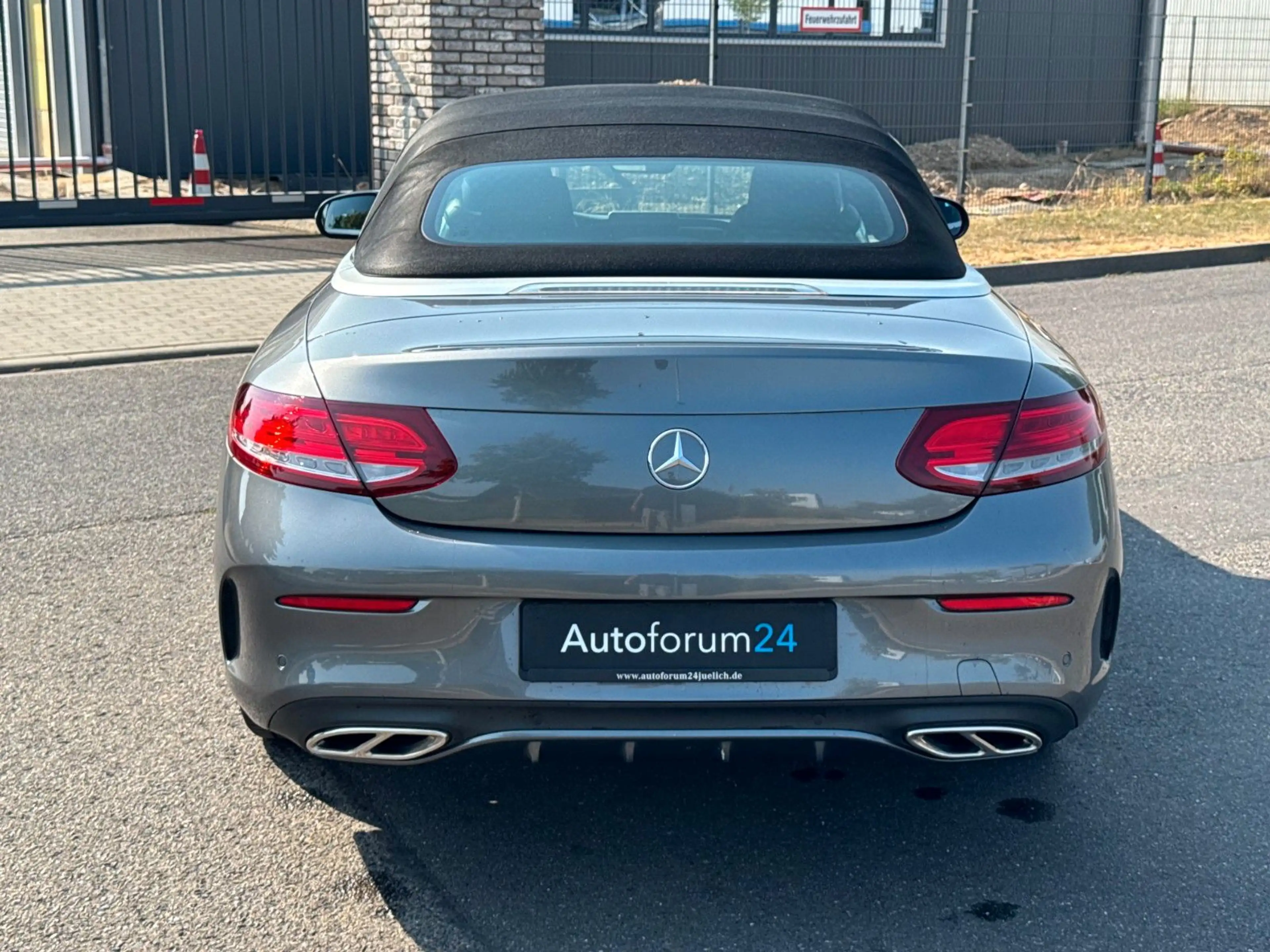 Mercedes-Benz C 250 d Cabrio AMG-Line *Autom.*Navi*PDC*SHZ* — photo 12