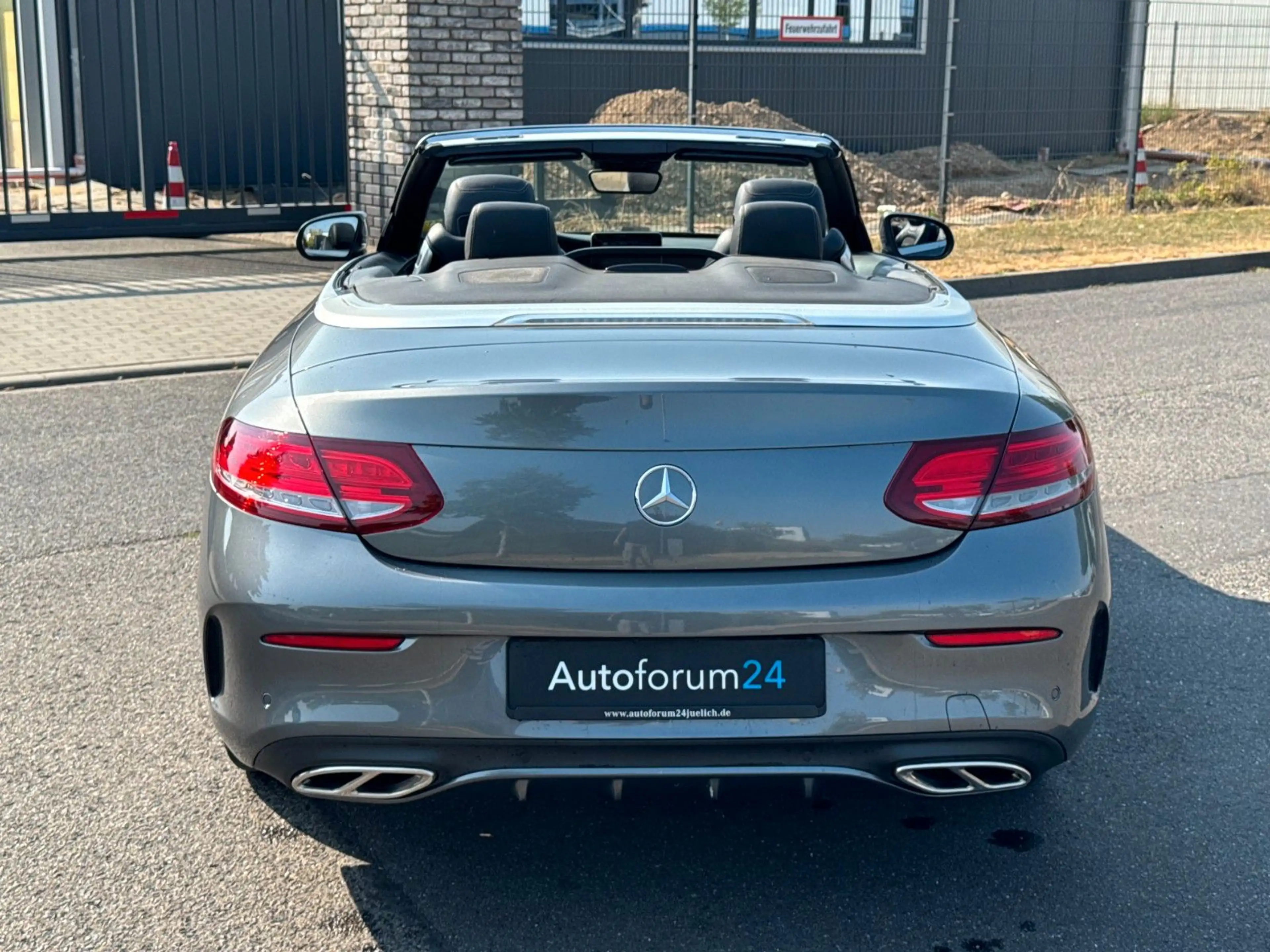 Mercedes-Benz C 250 d Cabrio AMG-Line *Autom.*Navi*PDC*SHZ* — photo 4