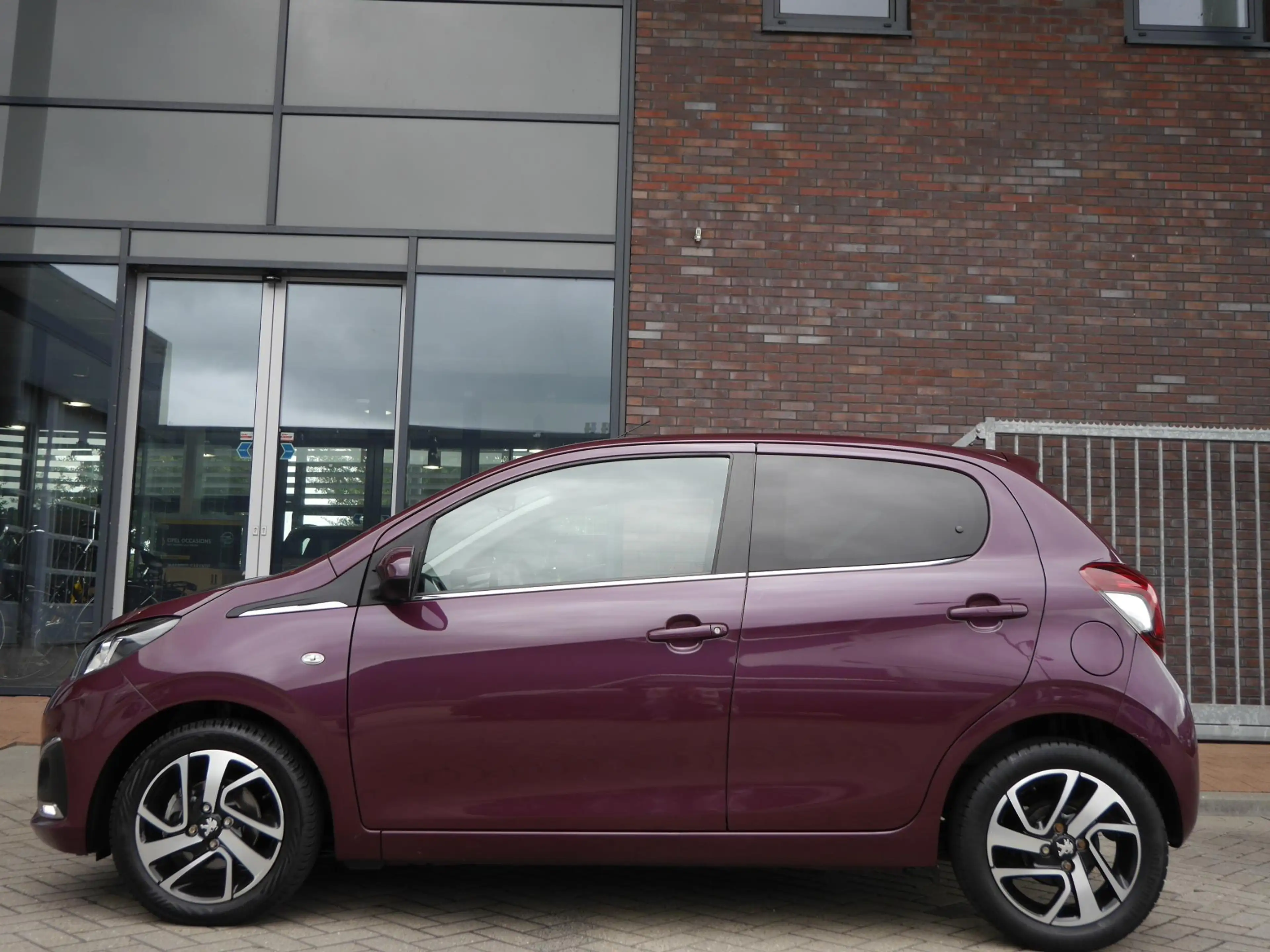 Peugeot 108 1.2 Puretech Allure Lichtmetalen velgen | Getint g — photo 6