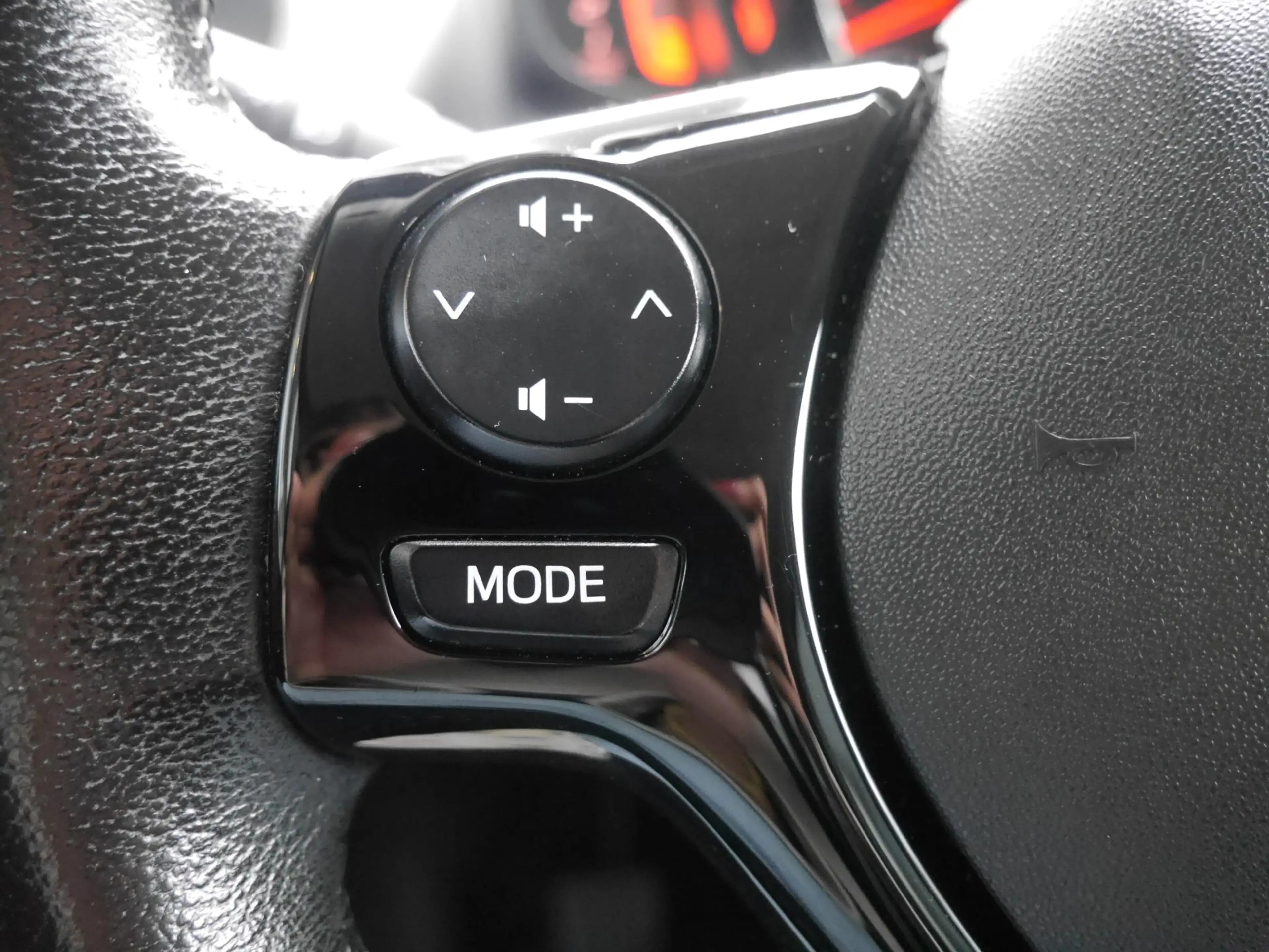 Peugeot 108 1.2 Puretech Allure Lichtmetalen velgen | Getint g — photo 14