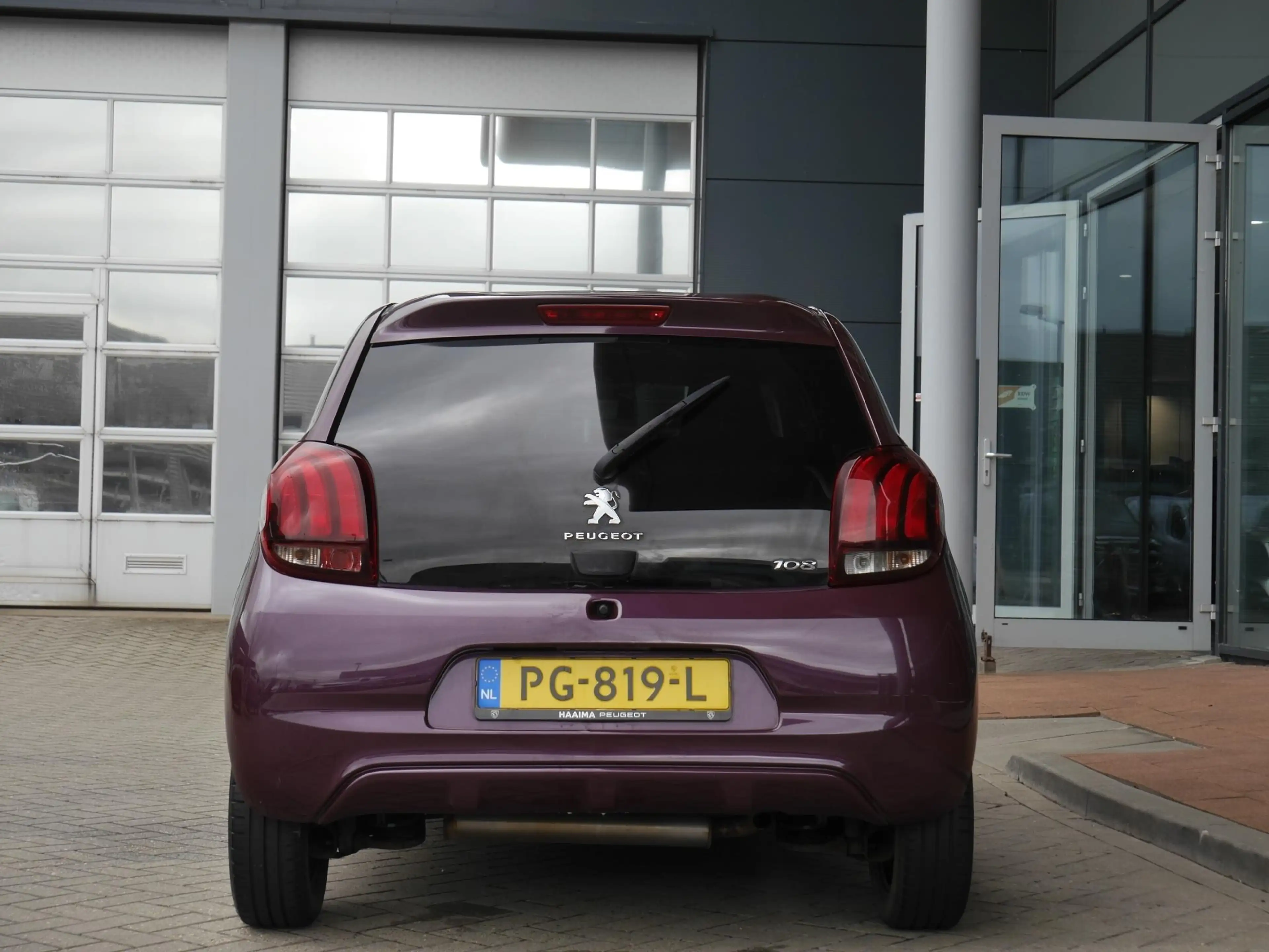 Peugeot 108 1.2 Puretech Allure Lichtmetalen velgen | Getint g — photo 5