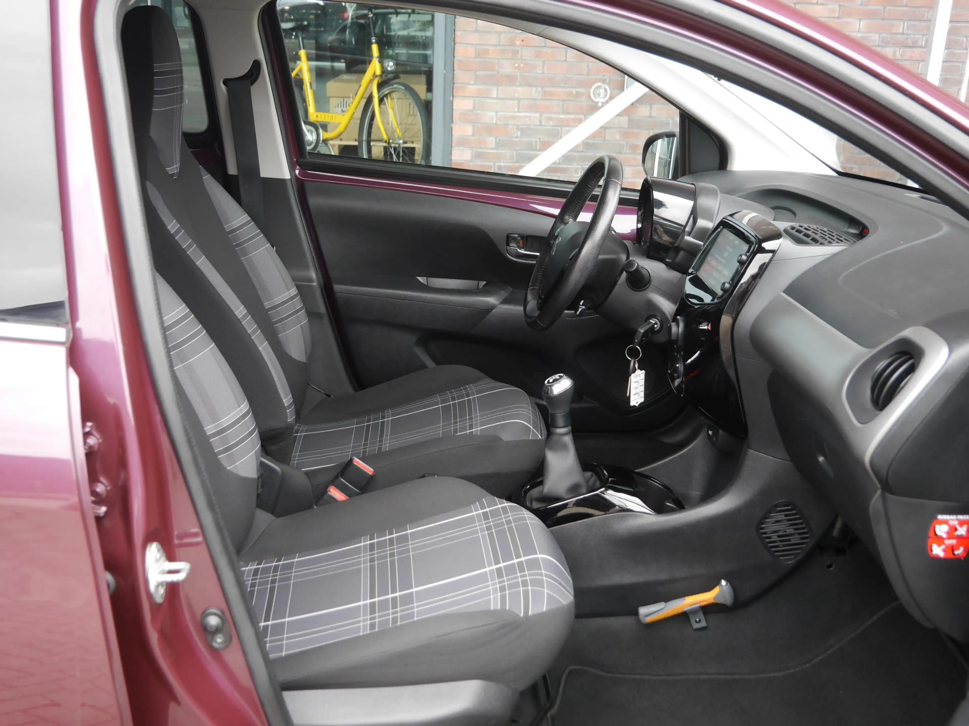 Peugeot 108 1.2 Puretech Allure Lichtmetalen velgen | Getint g — photo 7