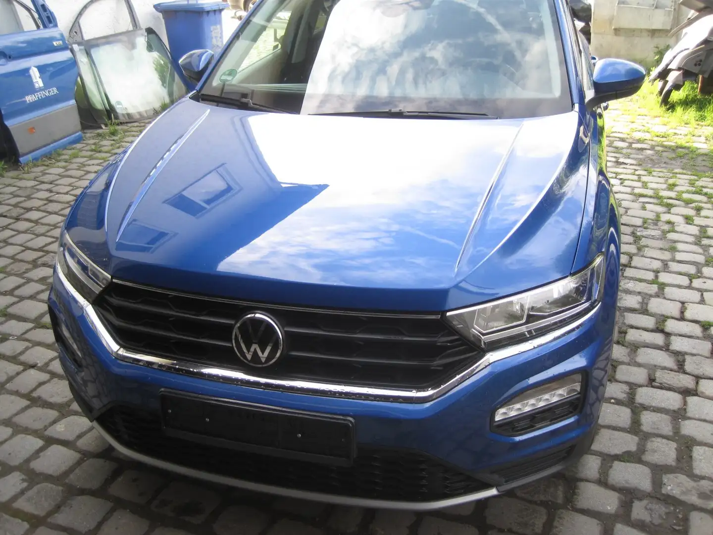 Volkswagen T-Roc 1.0 TSI Active Blau - 1