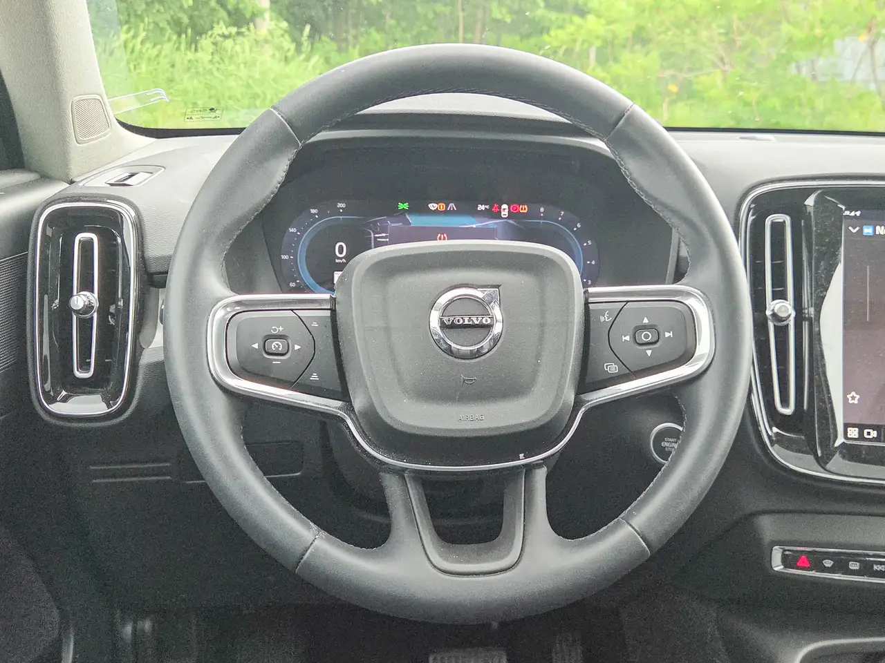 Volvo XC40 снимка Volvo XC40