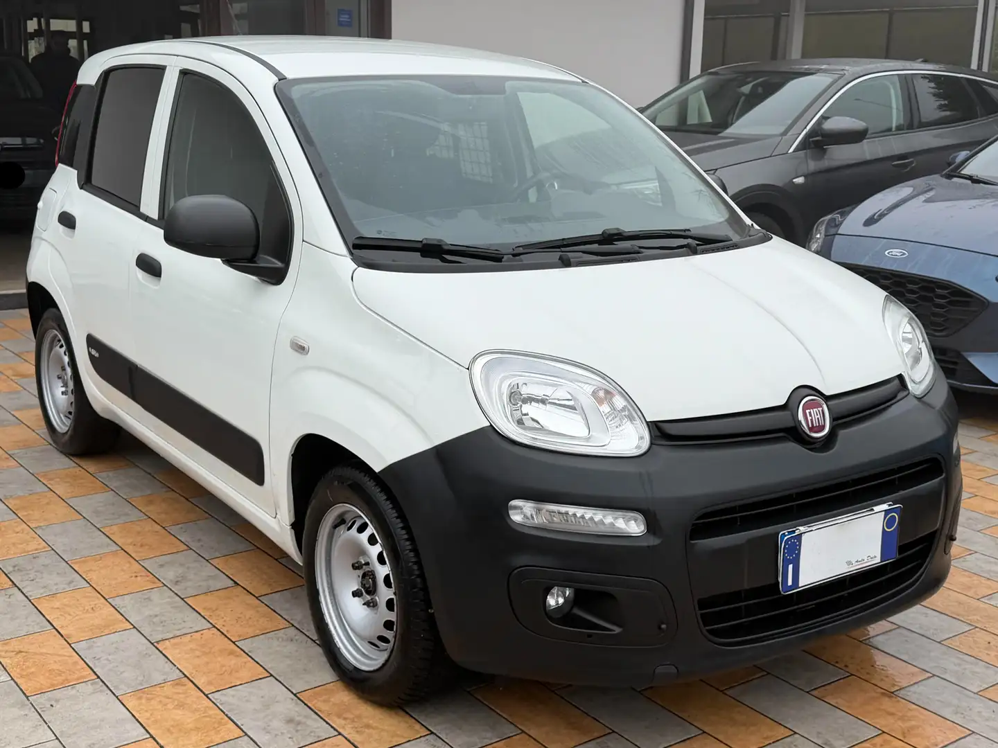 Fiat Panda New 1.2 69 cv. EasyPower 2 posti VAN POP (Imp GPL) Bianco - 2