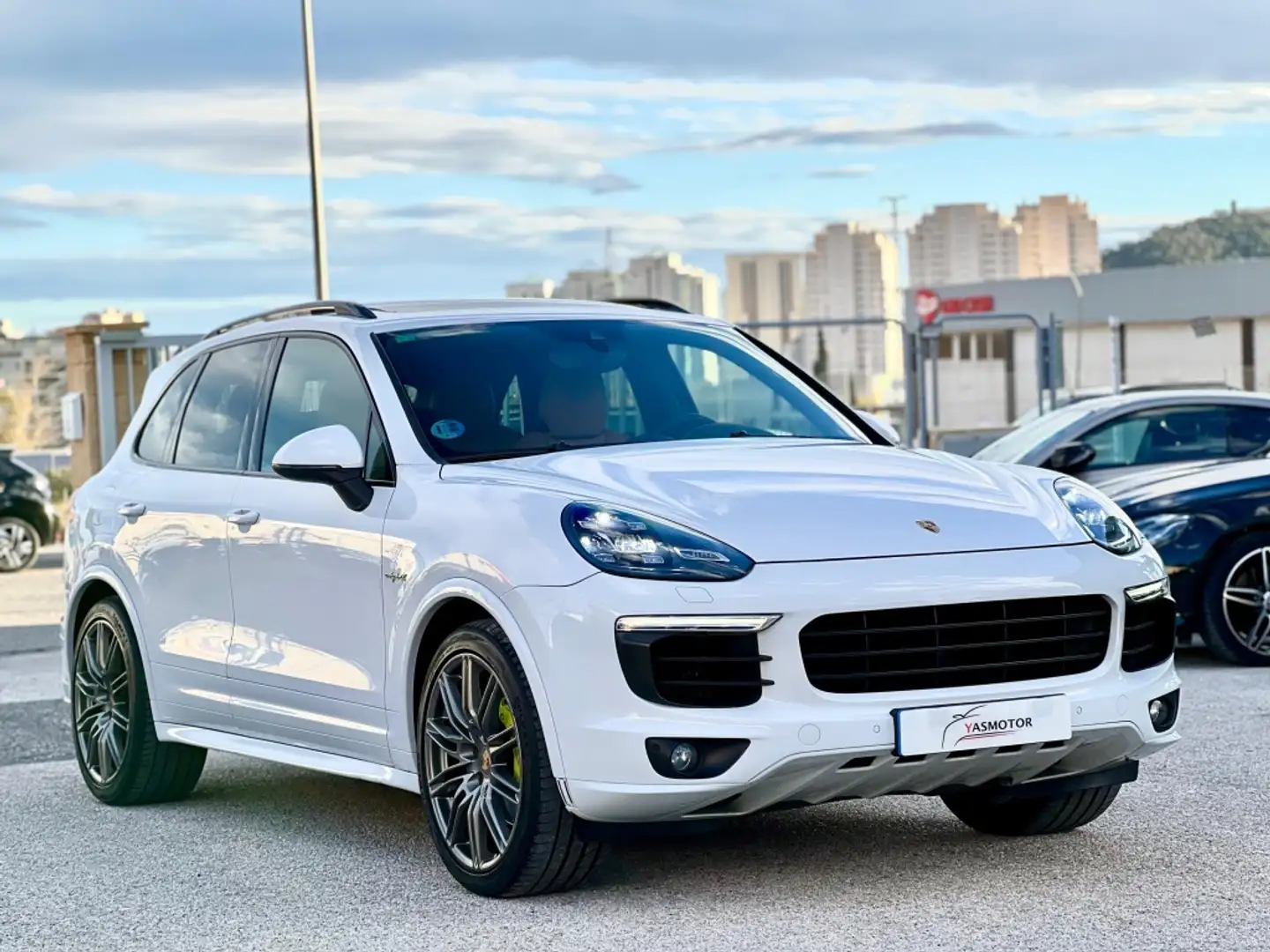 Porsche Cayenne S E-Hybrid Blanc - 1
