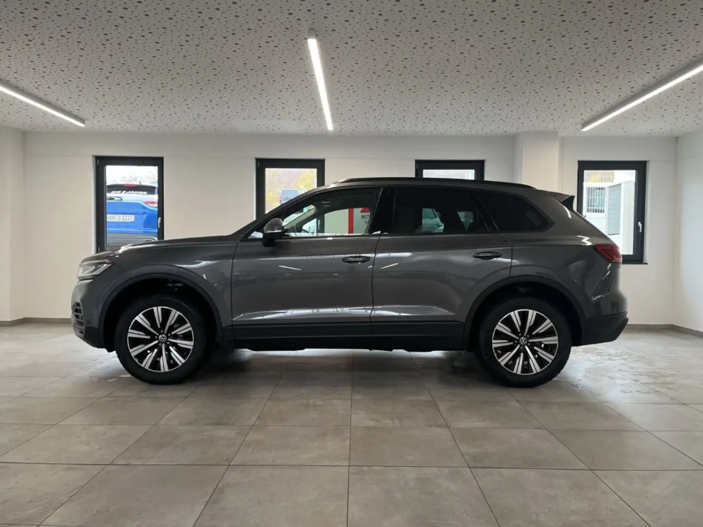 Volkswagen Touareg 3.0 V6 TDI 4Motion AHK el.Heckkl.ACC PDC Šedá - 2