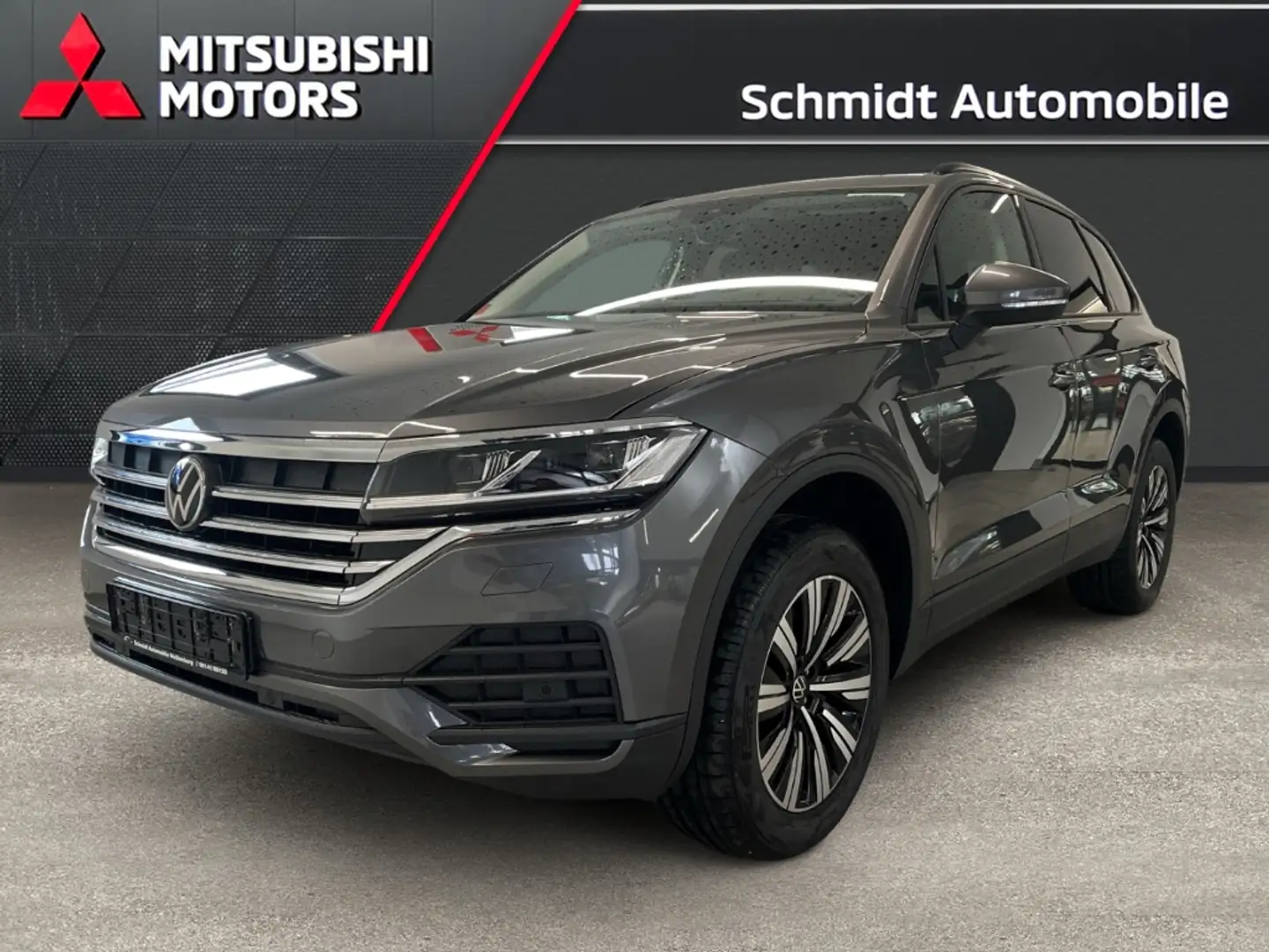 Volkswagen Touareg 3.0 V6 TDI 4Motion AHK el.Heckkl.ACC PDC Šedá - 1