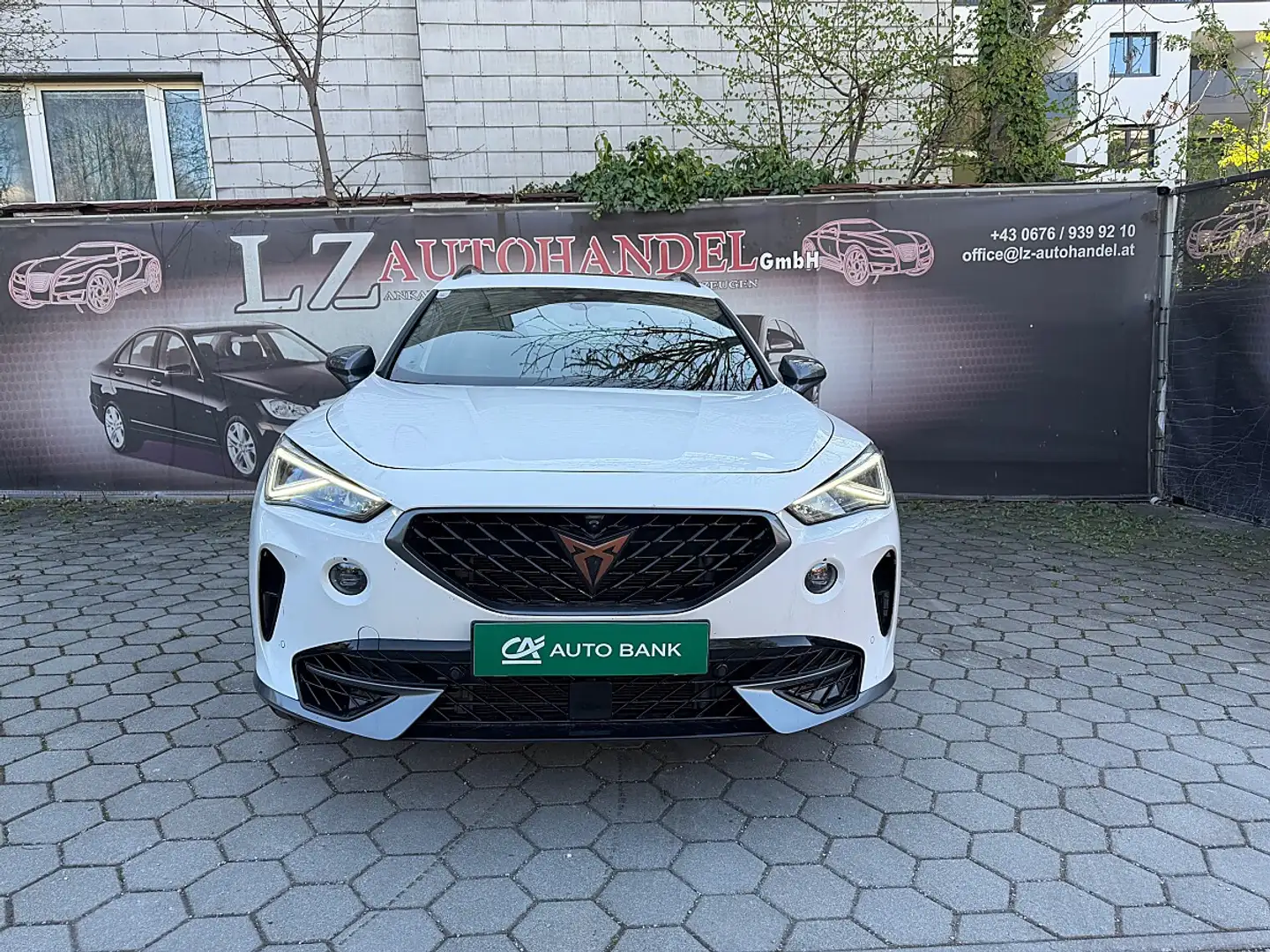 CUPRA Formentor VZ 2,0 TSI 4Drive DSG Weiß - 2