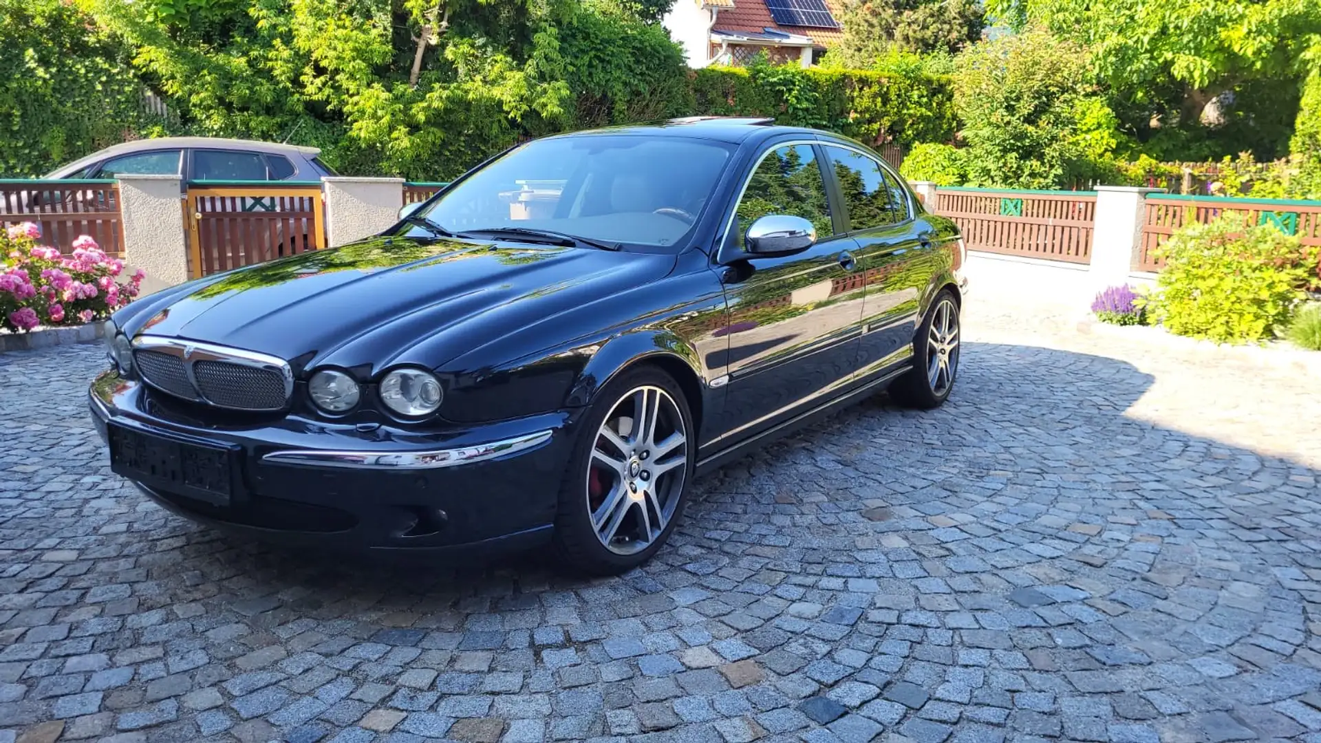 Jaguar X-Type 3,0 V6 Executive Aut. Чорний - 2