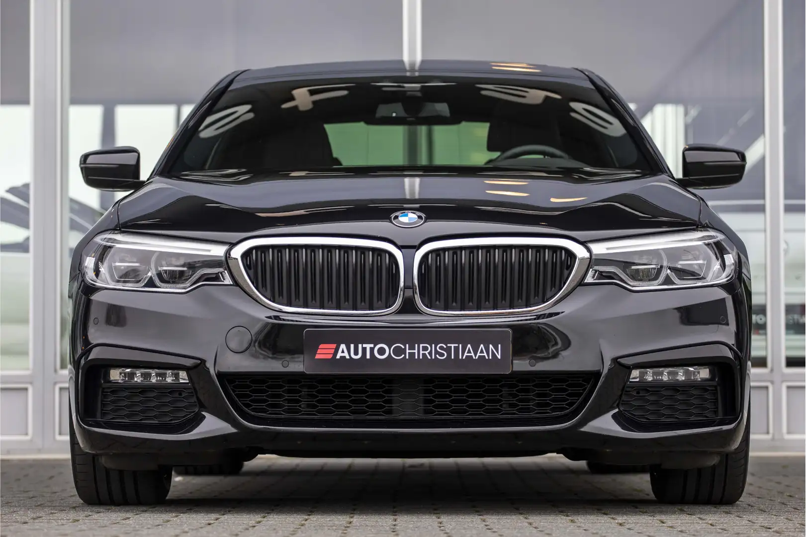 BMW 540 5-serie 540i High Executive | M-Sport | NL Auto | Black - 2