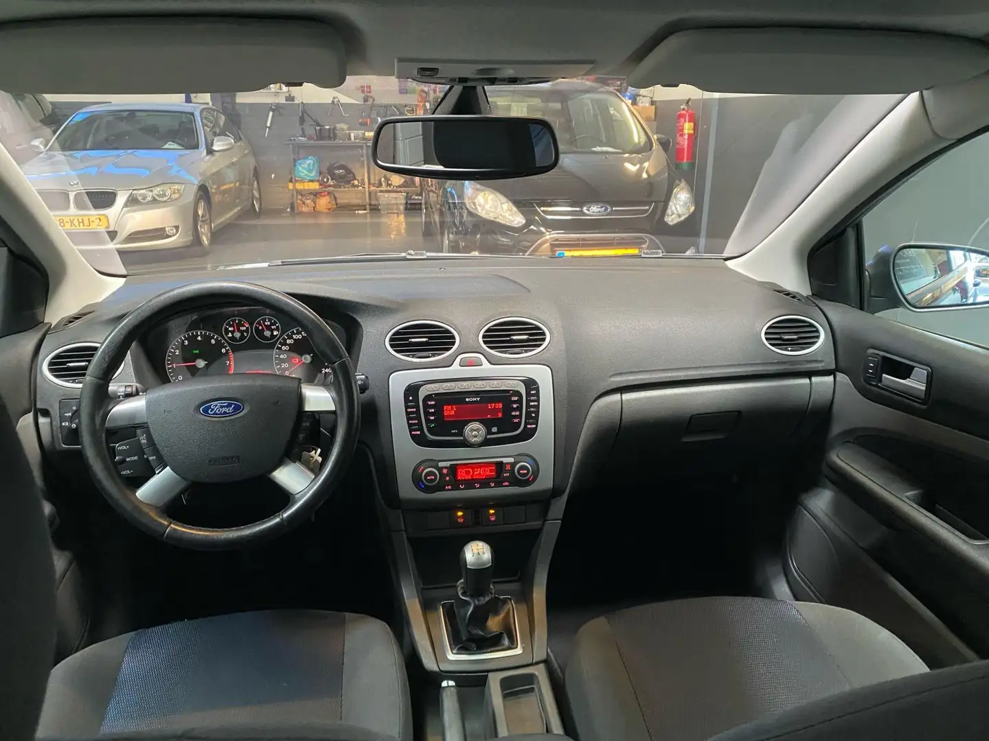 Ford Focus 2.0-16V Futura AIRCO| NAP|SCHUIFDAK|EL.RAMEN| Zwart - 2