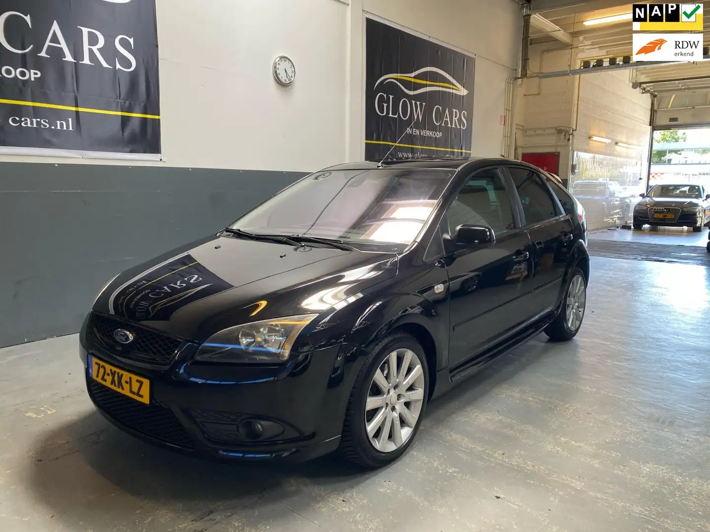 Ford Focus 2.0-16V Futura AIRCO| NAP|SCHUIFDAK|EL.RAMEN| Zwart - 1