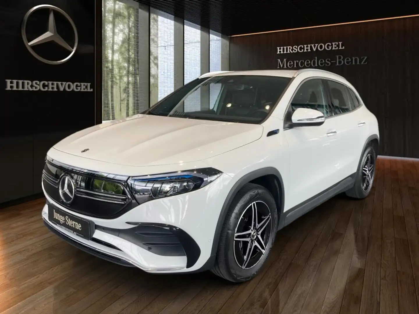 Mercedes-Benz EQA 300 4M AMG-Line+KEYLESS+MBUX+Navi-Pr+LED+Kam Bílá - 2