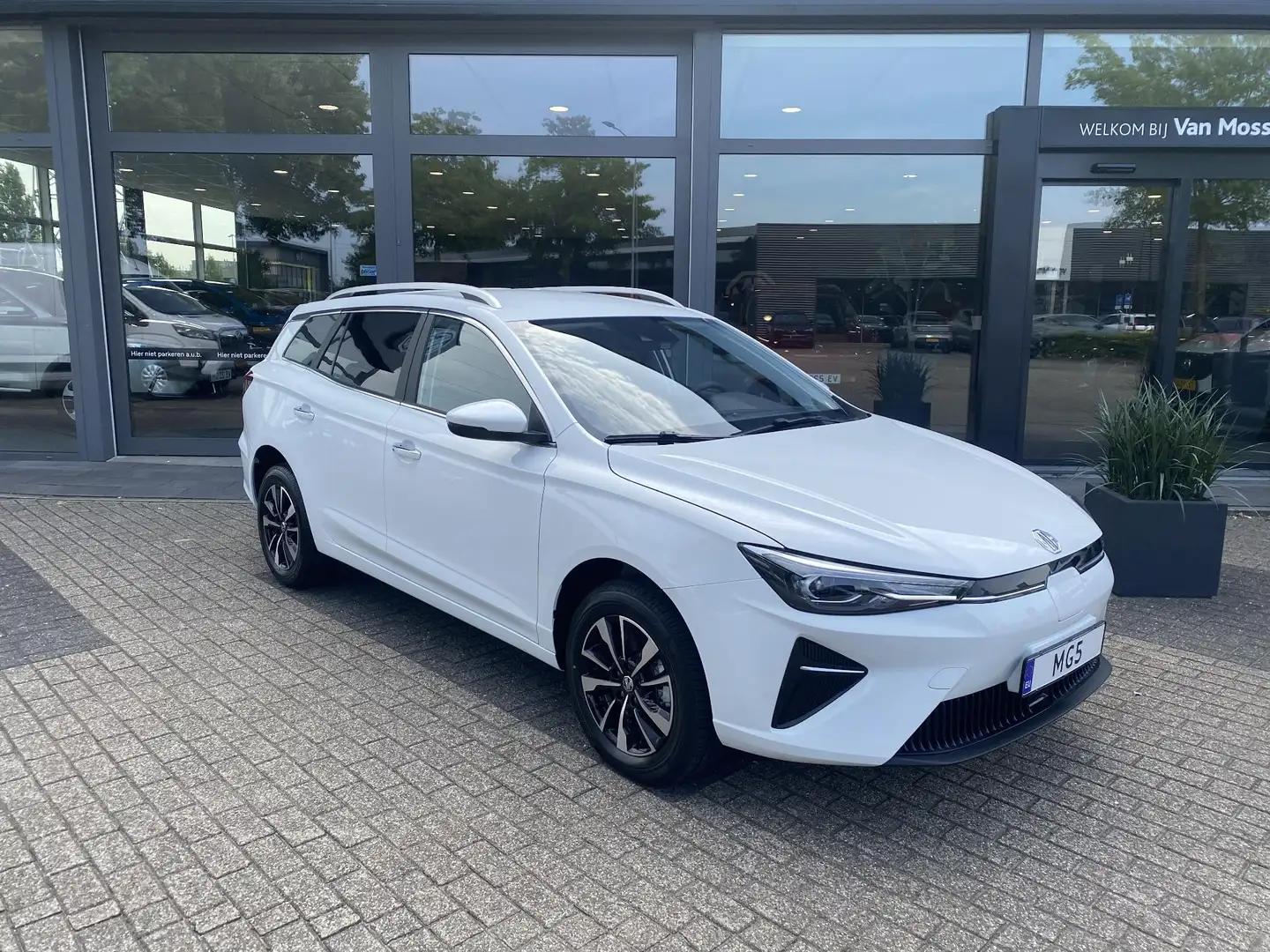 MG MG5 Electric Long Range Comfort 61 kWh Airconditioning - 1