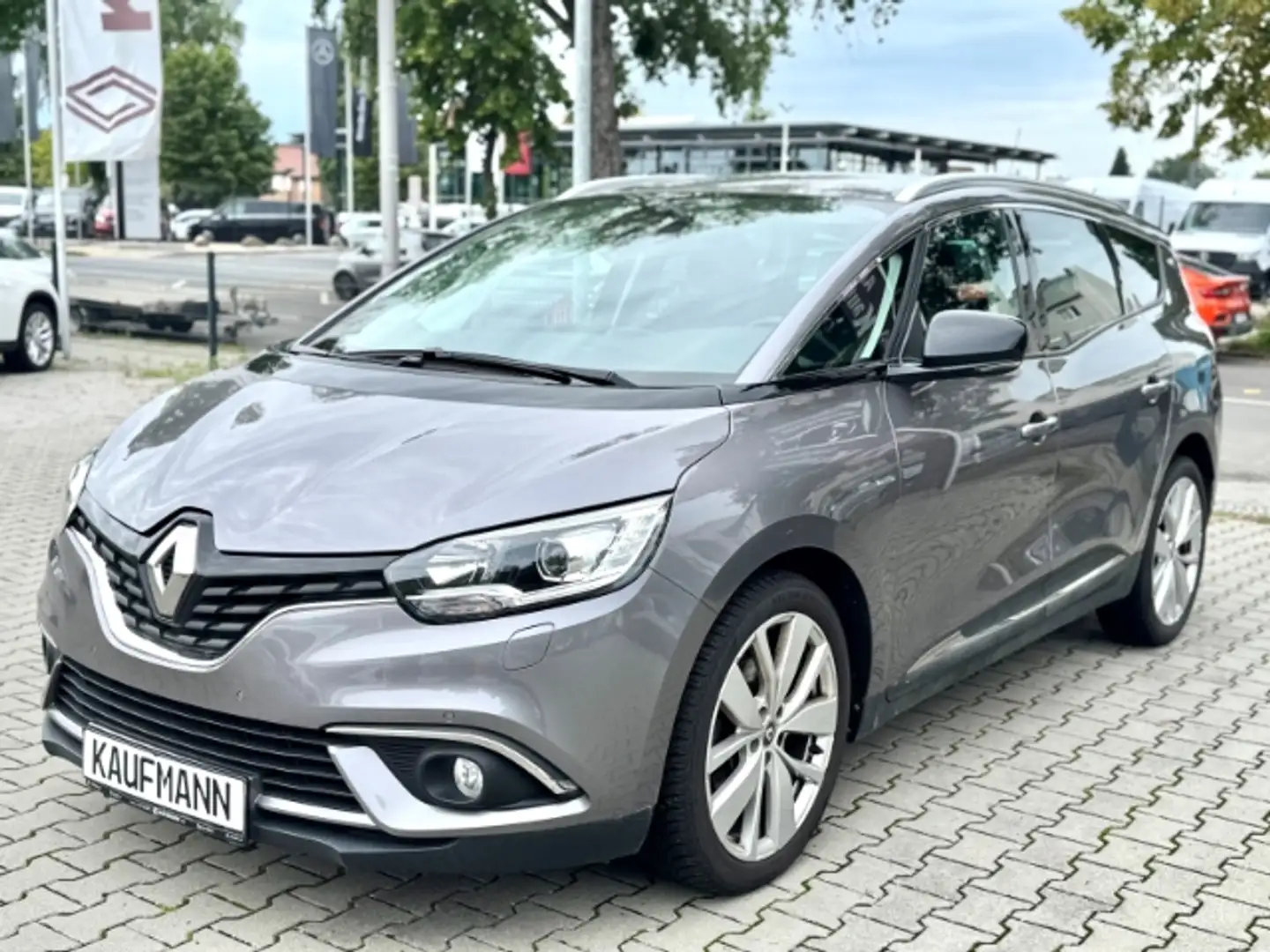 Renault Grand Scenic IV Limited Deluxe 1.3 TCe 140 EU6d-T Grau - 1