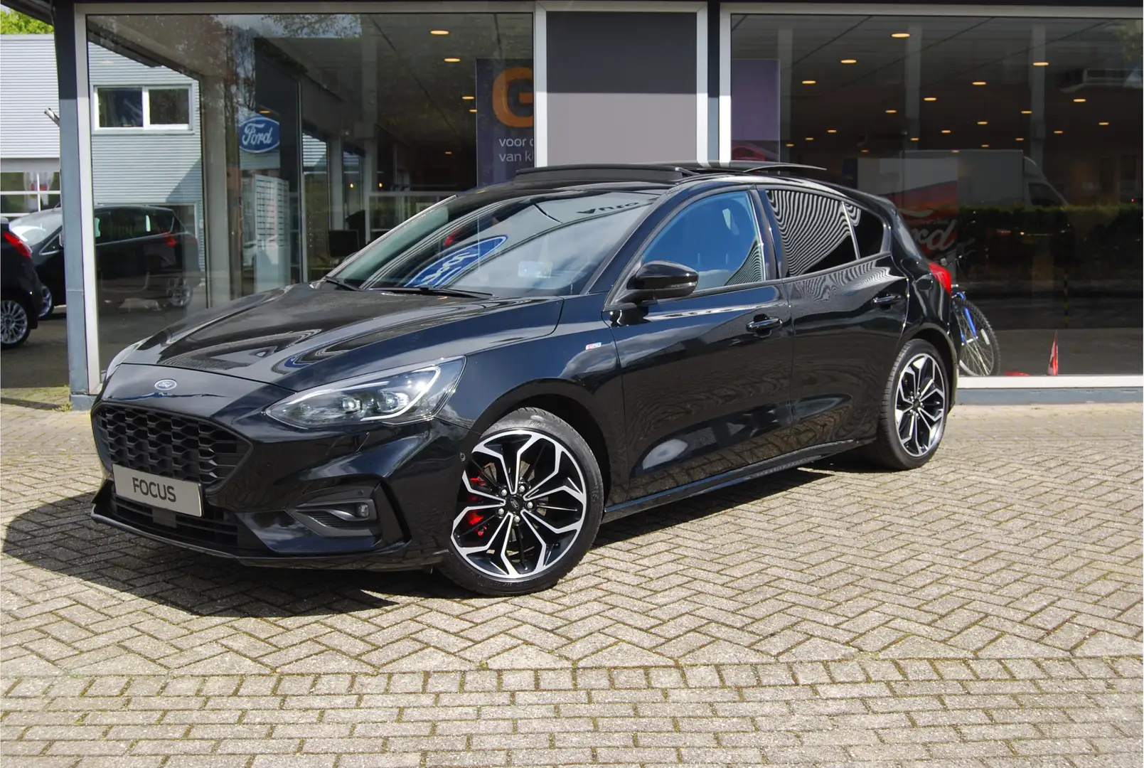 Ford Focus 1.5 EcoBoost 150PK ST Line Business Automaat | WIN Black - 2