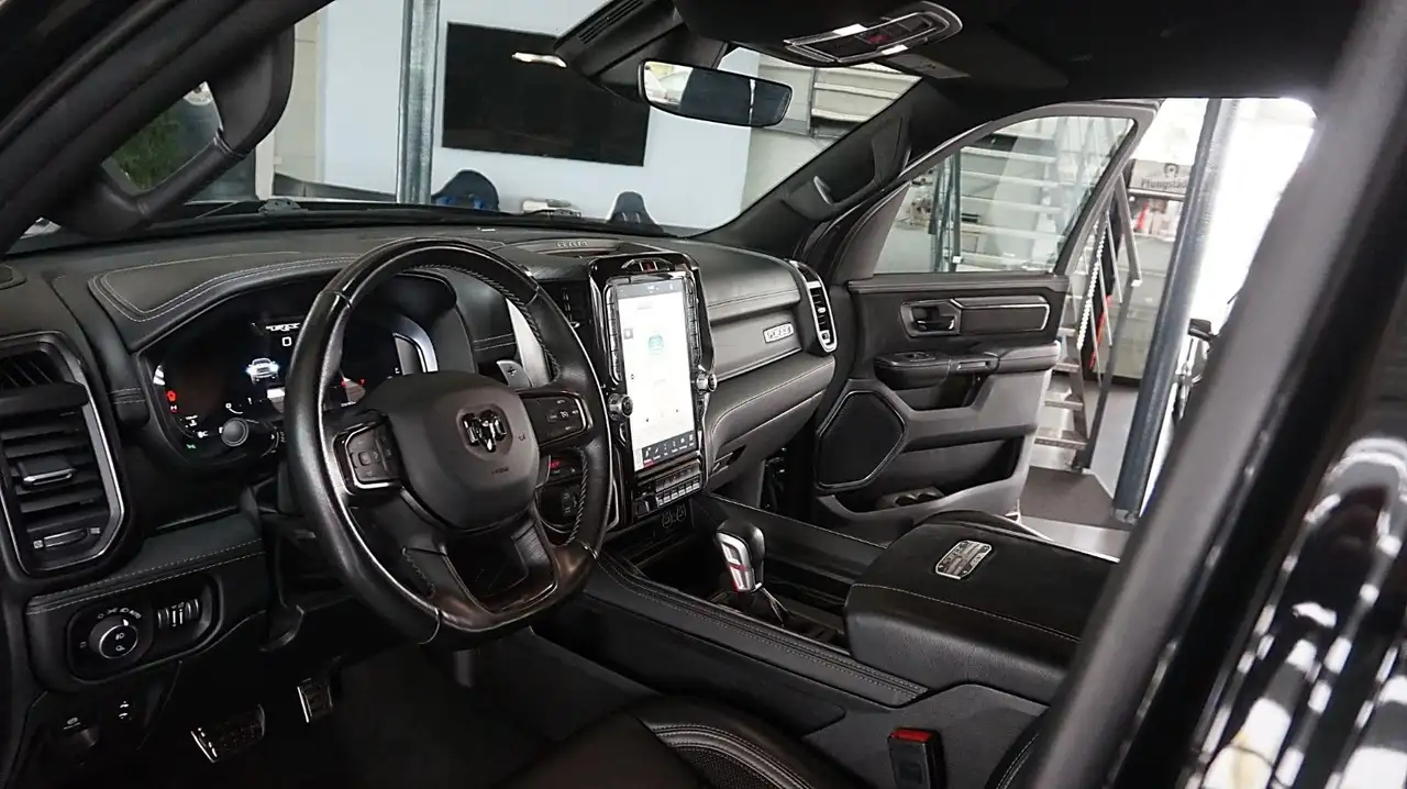 Dodge RAM 2023 — фото 10