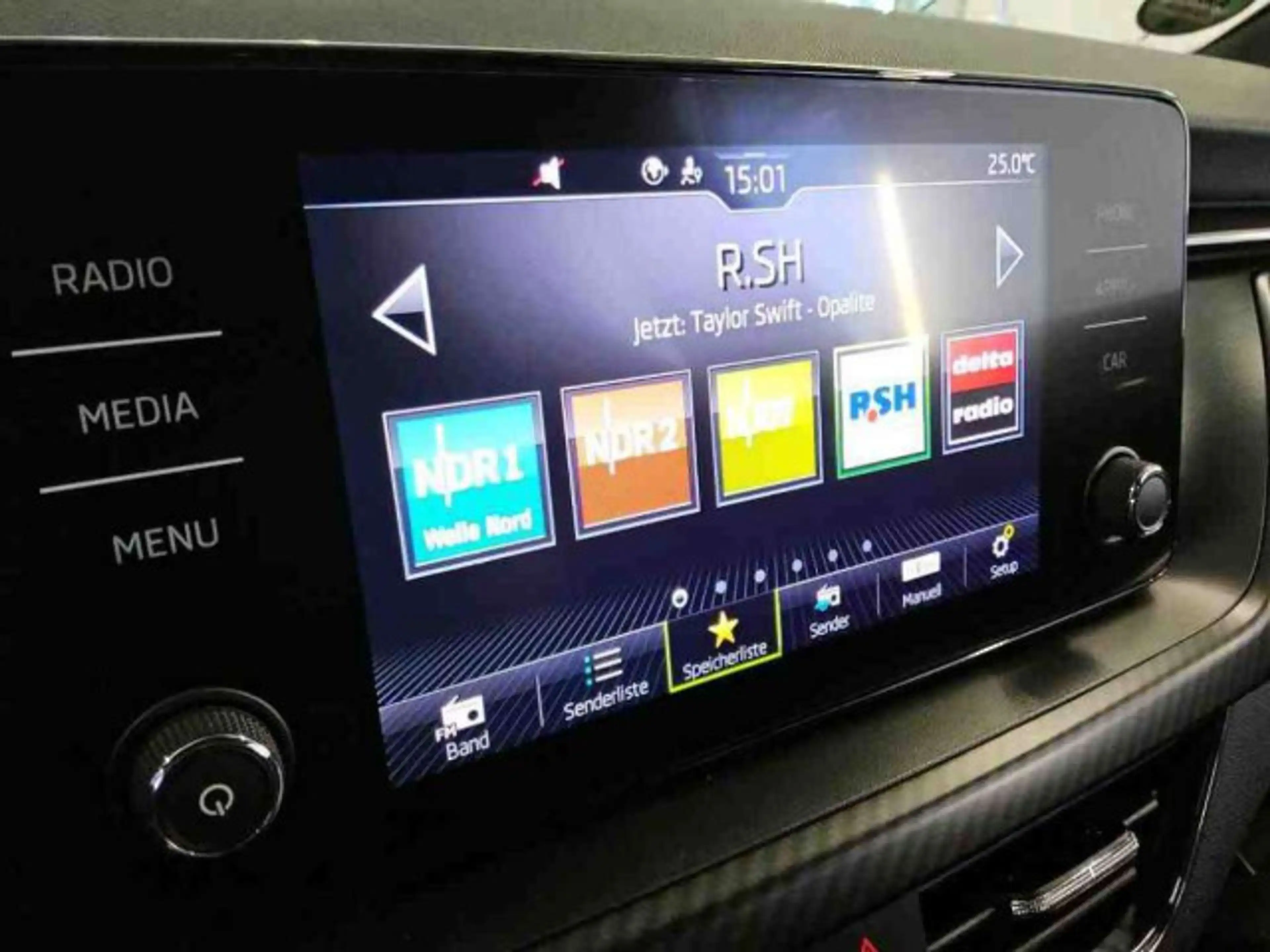 Skoda Kamiq 1.5 TSI DSG Monte Carlo LED+TEMPOMAT+PANO+ — photo 6