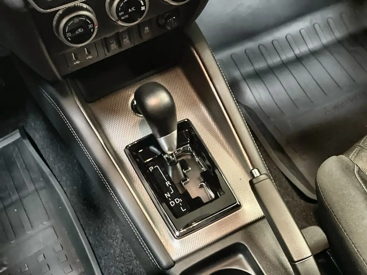 Mitsubishi RVR снимка Mitsubishi RVR