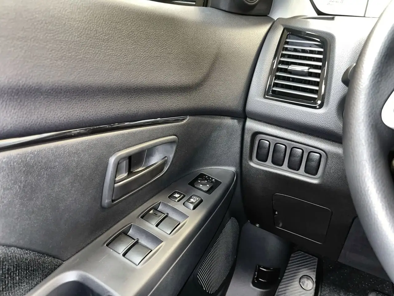 Mitsubishi RVR снимка Mitsubishi RVR