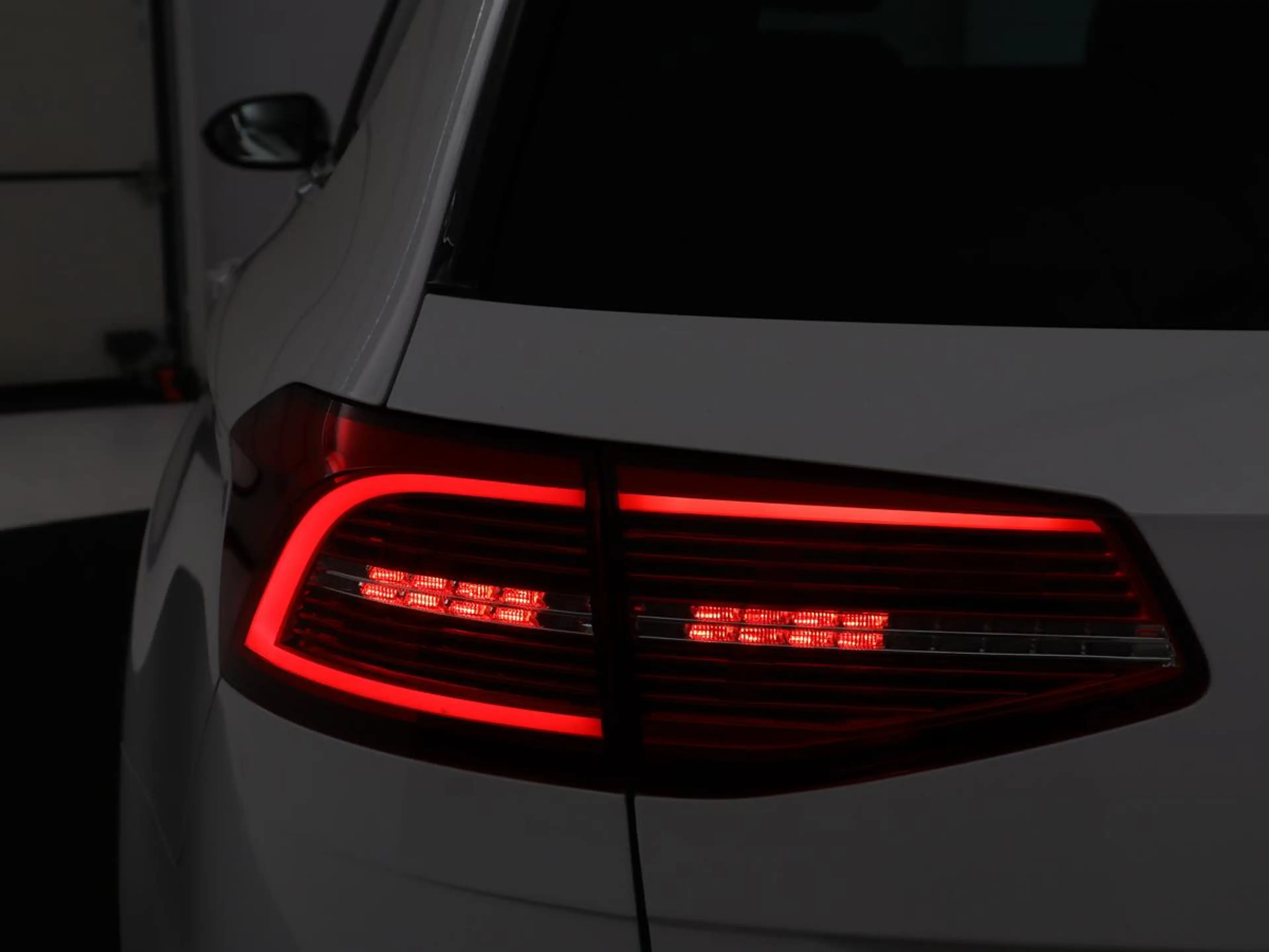 Volkswagen Passat Variant 2.0 TSI 4Motion Highline HANDEL/EXPORT | Panoramad — photo 36