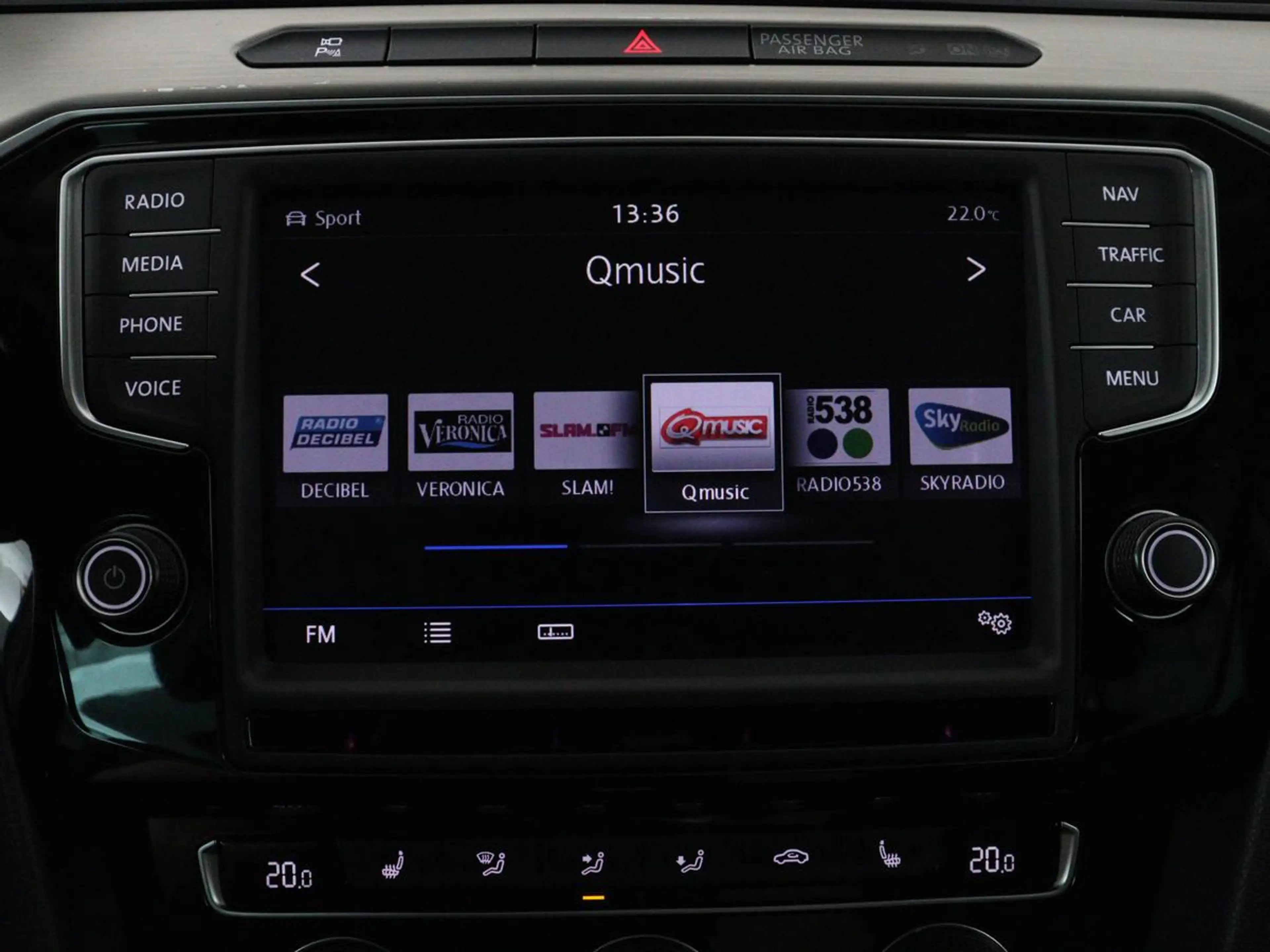 Volkswagen Passat Variant 2.0 TSI 4Motion Highline HANDEL/EXPORT | Panoramad — photo 25
