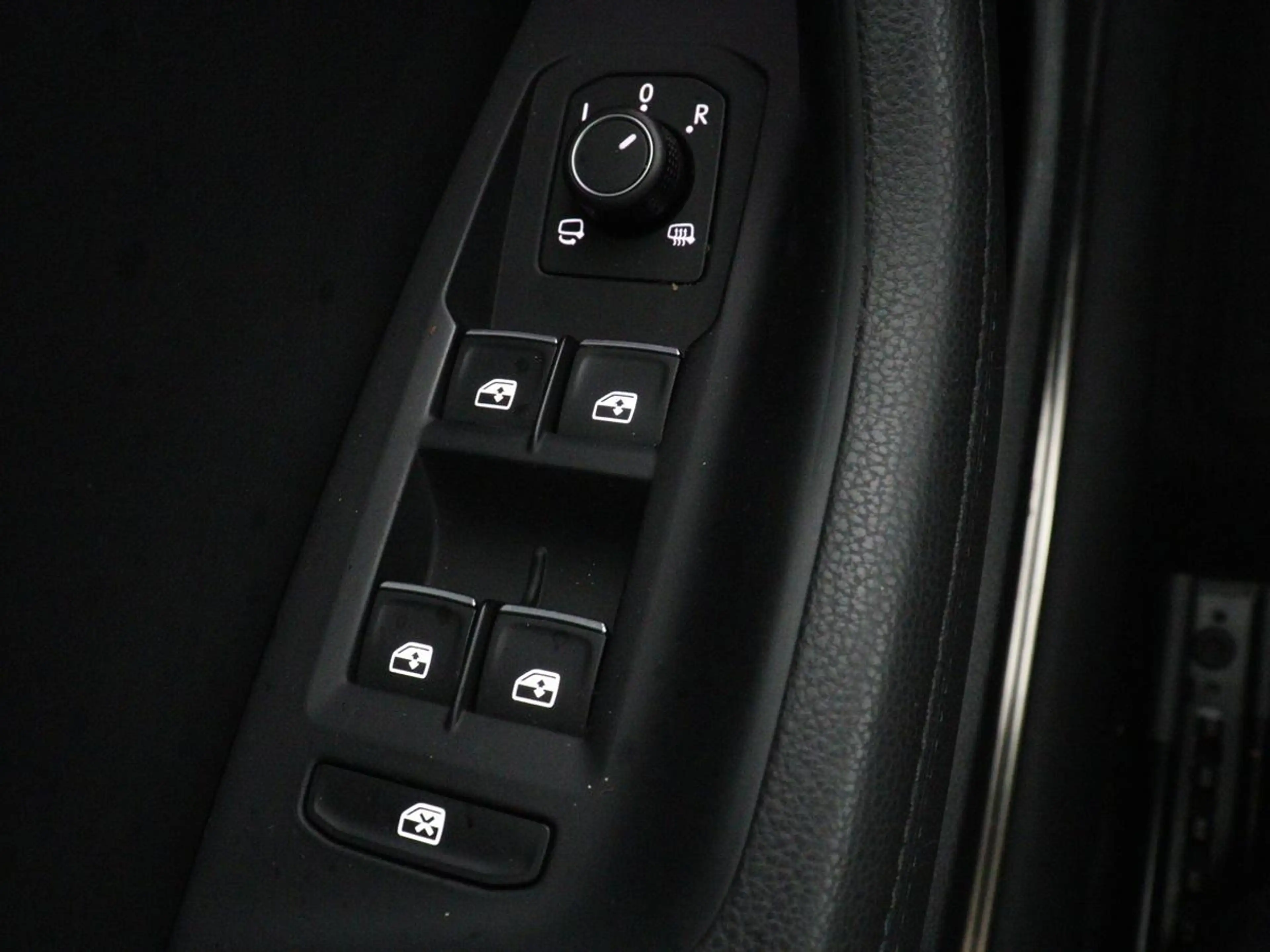Volkswagen Passat Variant 2.0 TSI 4Motion Highline HANDEL/EXPORT | Panoramad — photo 38