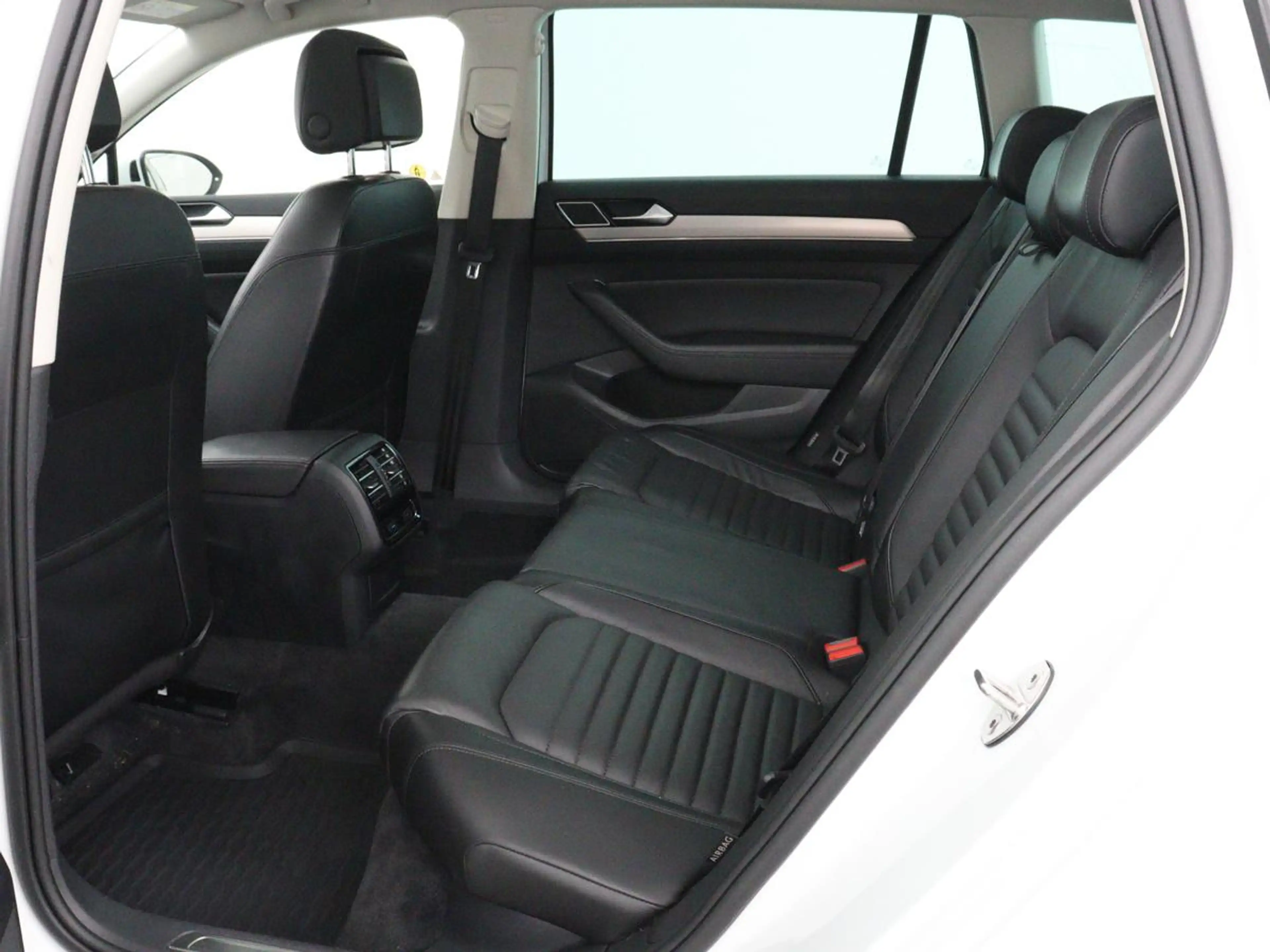 Volkswagen Passat Variant 2.0 TSI 4Motion Highline HANDEL/EXPORT | Panoramad — photo 4