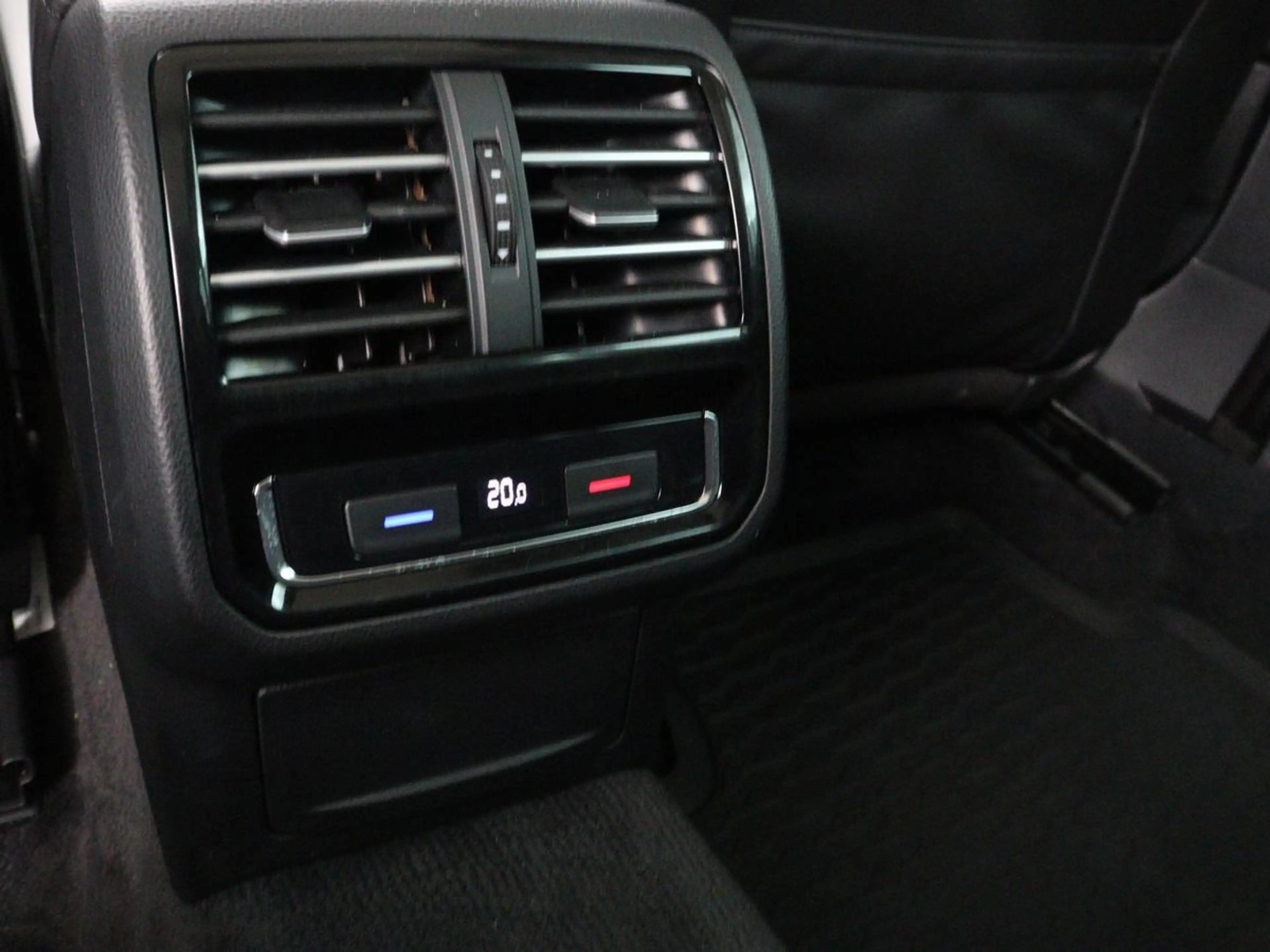 Volkswagen Passat Variant 2.0 TSI 4Motion Highline HANDEL/EXPORT | Panoramad — photo 34