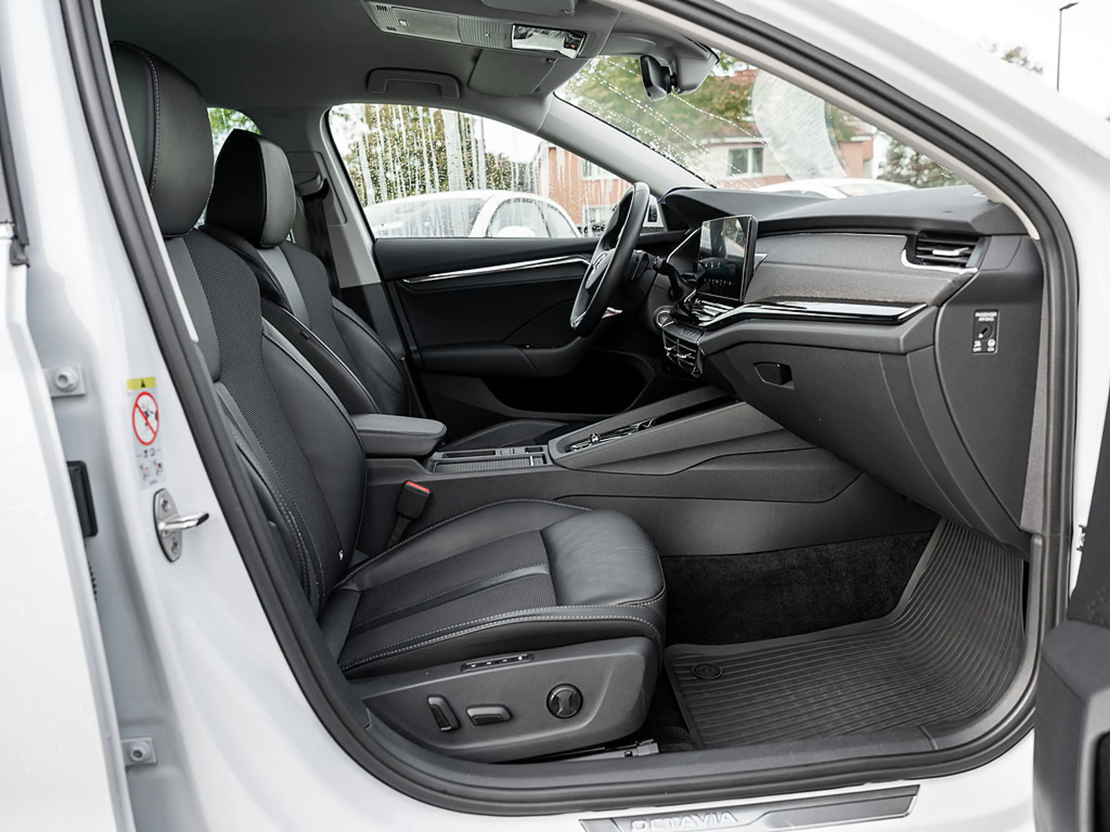 Skoda Octavia Combi 1.4 TSI iV Style AHK KAM LED — photo 3