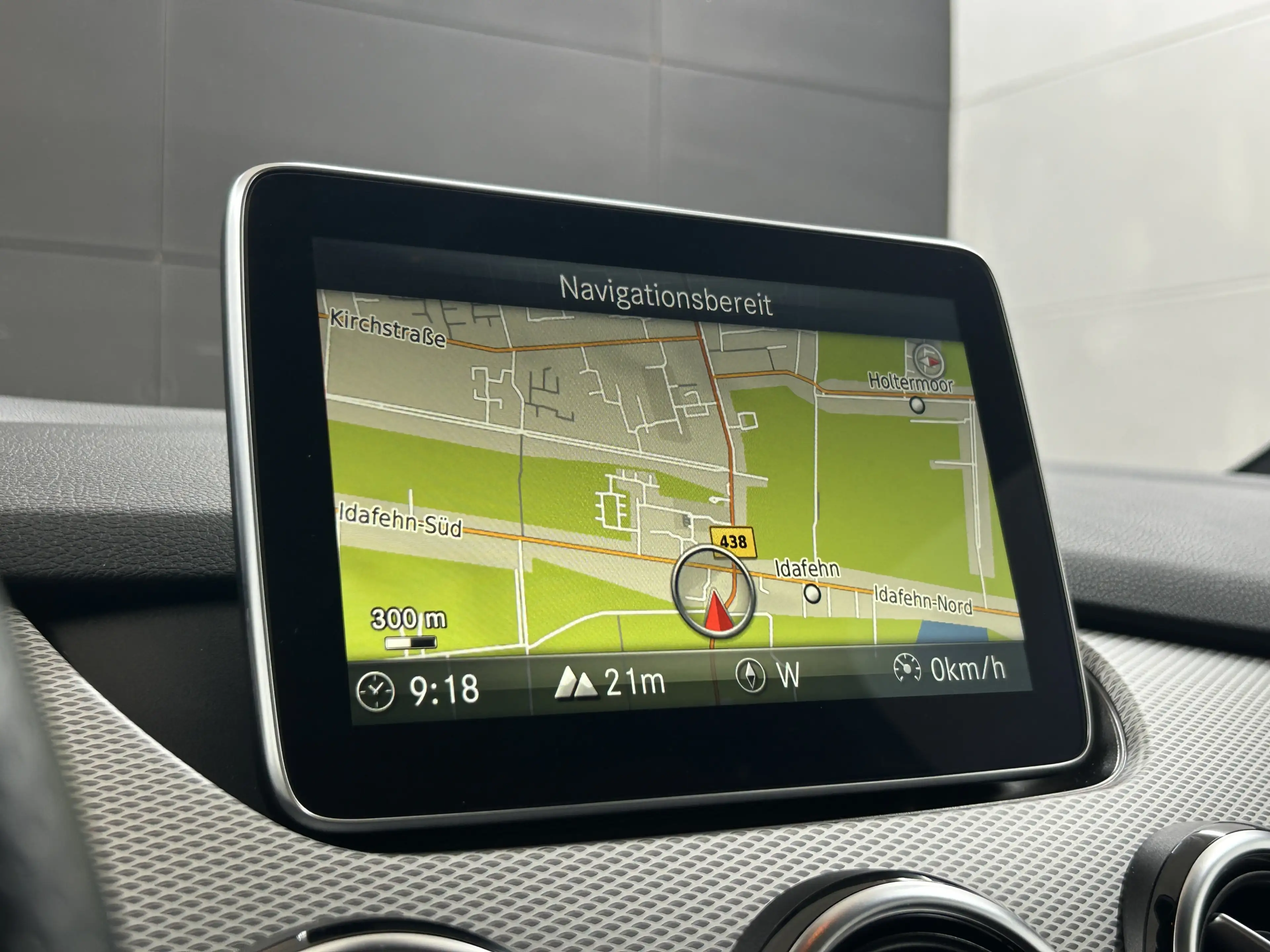 Mercedes-Benz B 180 Pano+LED+Ambiente+Temp+Navi+SHZ+BT — photo 14