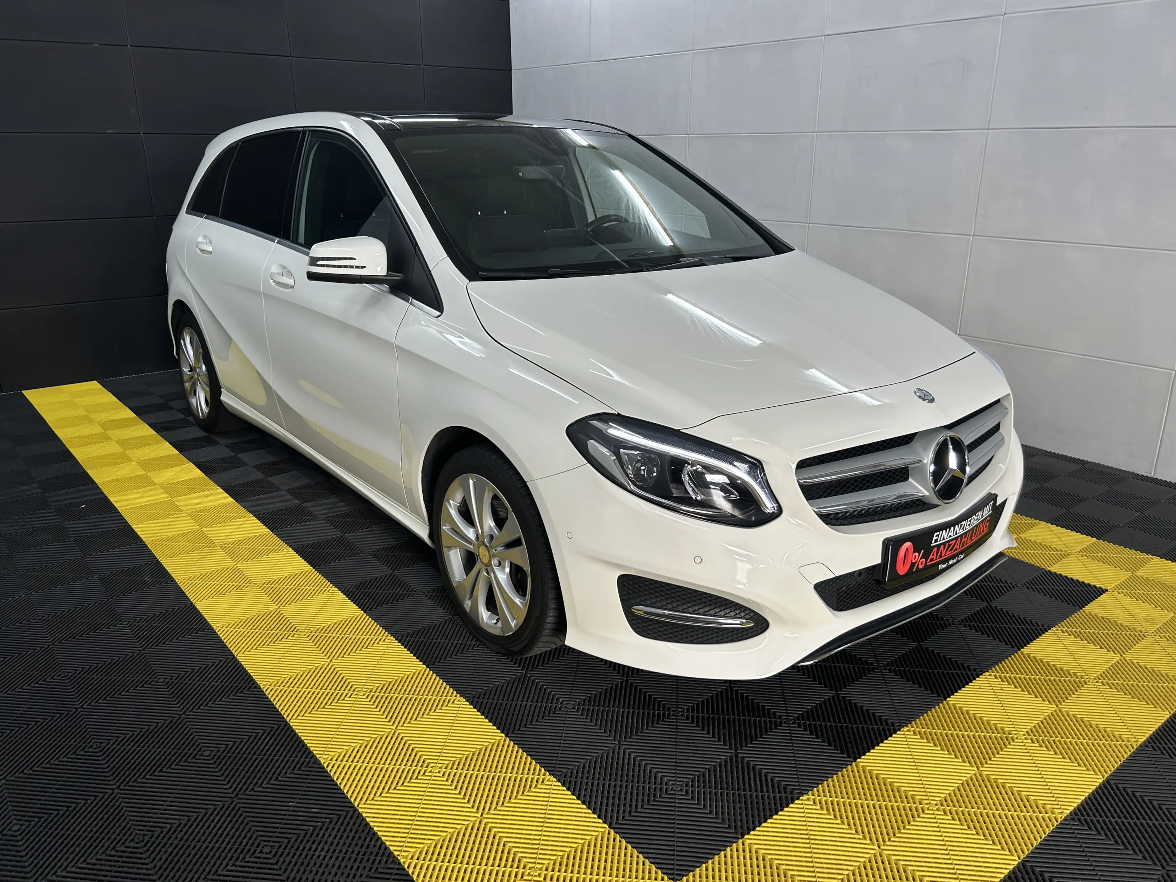 Mercedes-Benz B 180 Pano+LED+Ambiente+Temp+Navi+SHZ+BT — photo 3