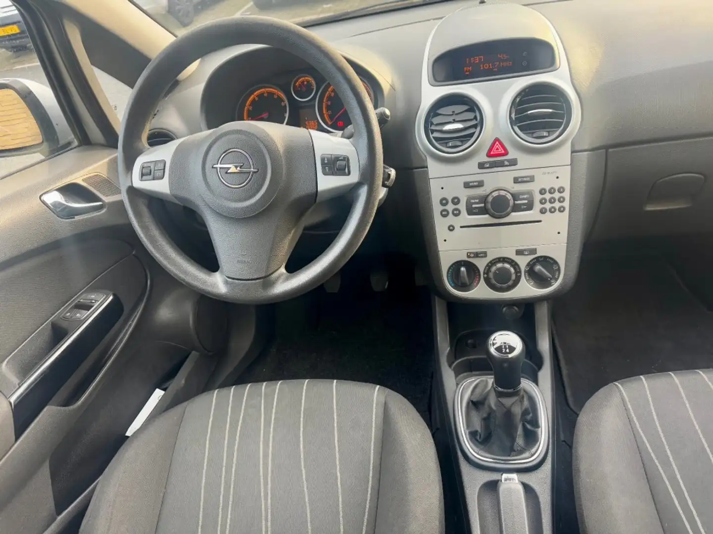 Opel Corsa 1.4-16V Business AIRCO 5DRS. NAP APK 8-2025 Szürke - 2