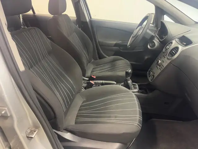 Opel Corsa view 9