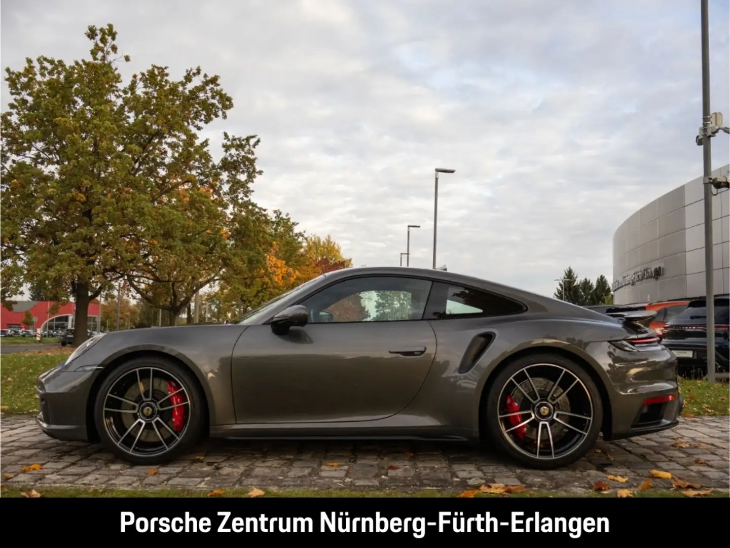 Porsche 992 911 Turbo 18-Wege-Sitz LED-Matrix Sportabgasanlage Grau - 2