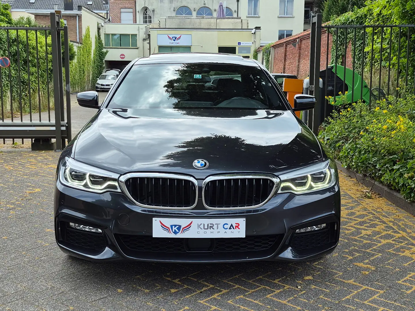 BMW 530 D Xdrive M Pack / Euro 6 / Full Option / Adapt LED Grijs - 2