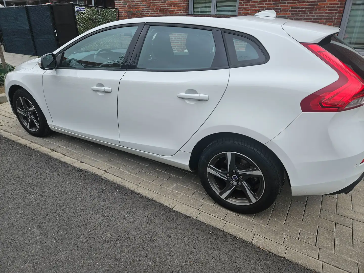 Volvo V40 1.6 T3 Kinetic Fehér - 2