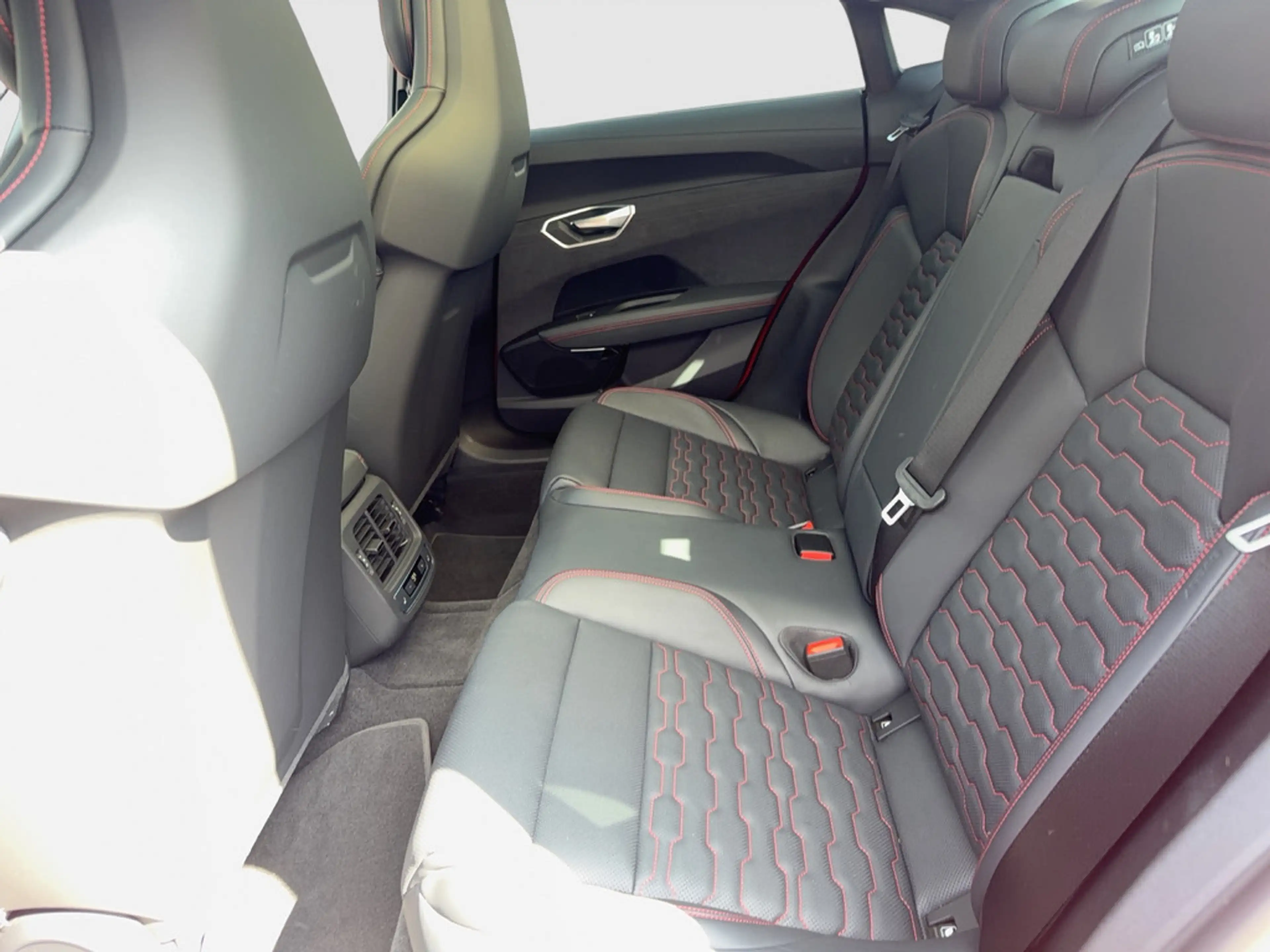 Audi e-tron GT S qu.Facelift/S-Sitze/Pano/Laser/HuD/360° — photo 13