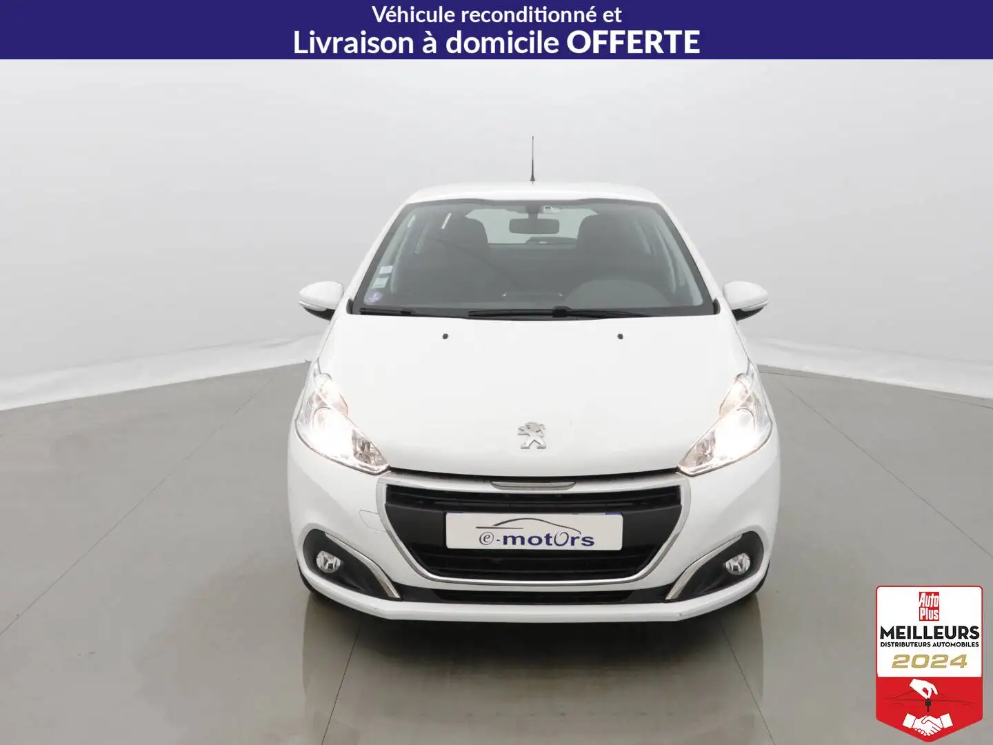 Peugeot 208 1.2 Puretech 82 Premium Pack +PDC AR Weiß - 2