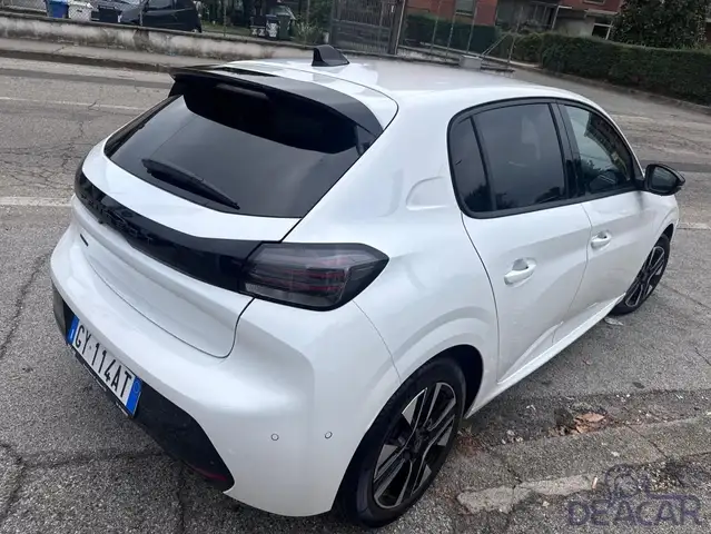 Peugeot 208 view 10
