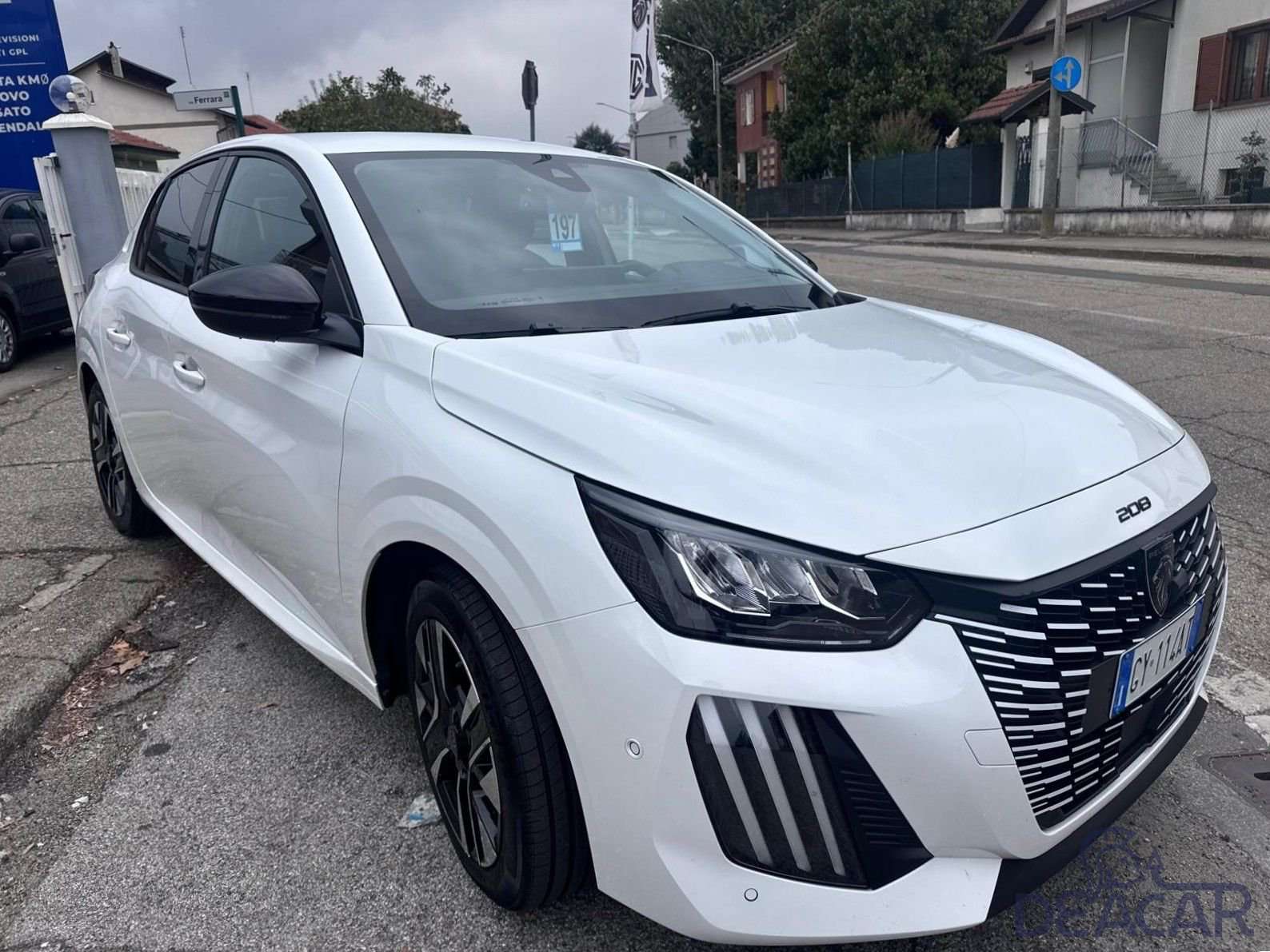 Peugeot 208