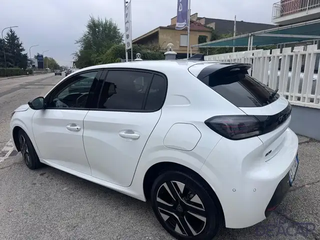 Peugeot 208 view 7