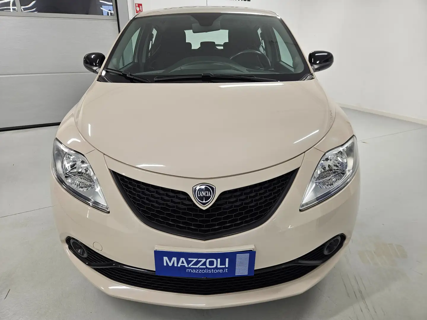 Lancia Ypsilon 1.2 Gold ecochic Gpl 69cv Beige - 2