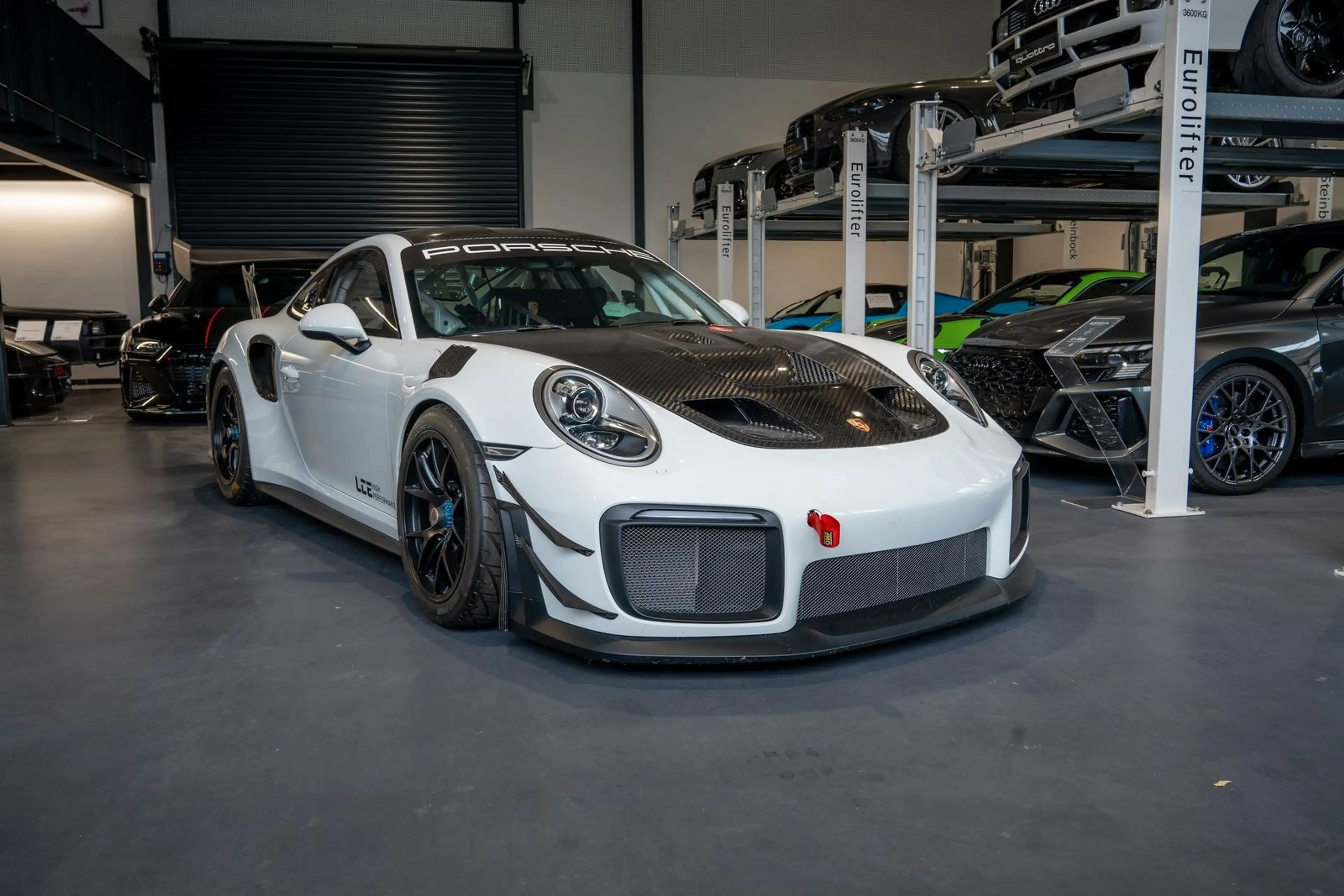 Porsche 991 GT2 RS Clubsport #169 of 200 — photo 4