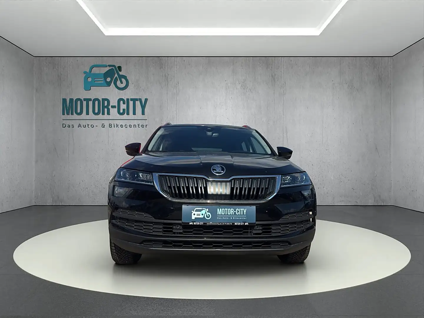 Skoda Karoq 1,5 TSI Style Limited DSG Schwarz - 2