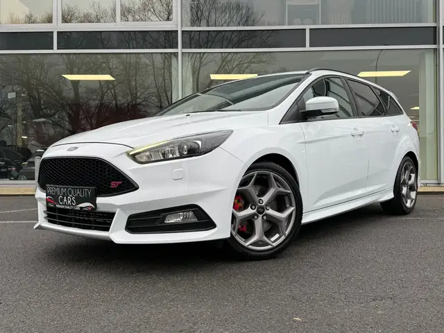 Ford Focus ST / CARPLAY / HEATED RECARO SEATS / SENSOREN /