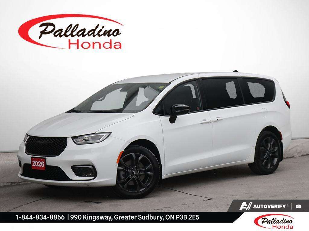 2026 Chrysler Pacifica Select - ONE OWNER/NO ACCIDENTS/ LOW MILEAGE
